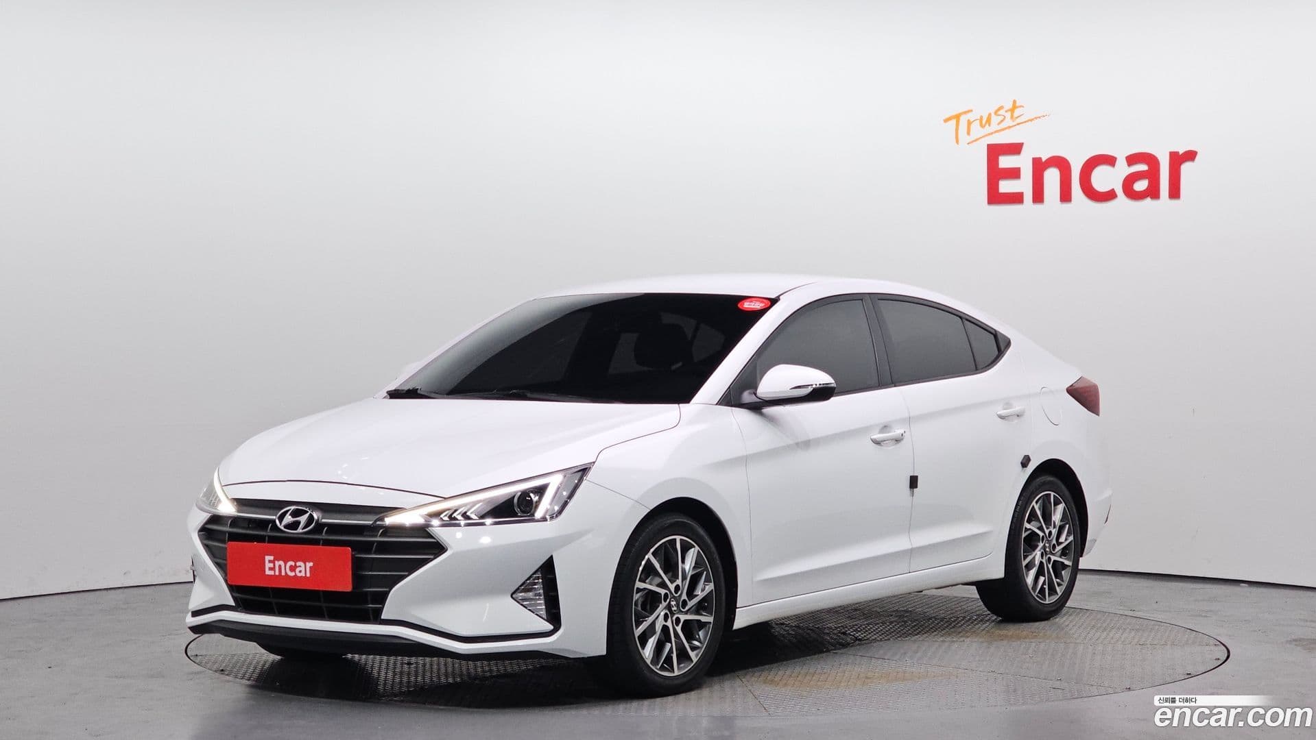 Main__Slider__Photo:AVANTE Hyundai 2019.0-0