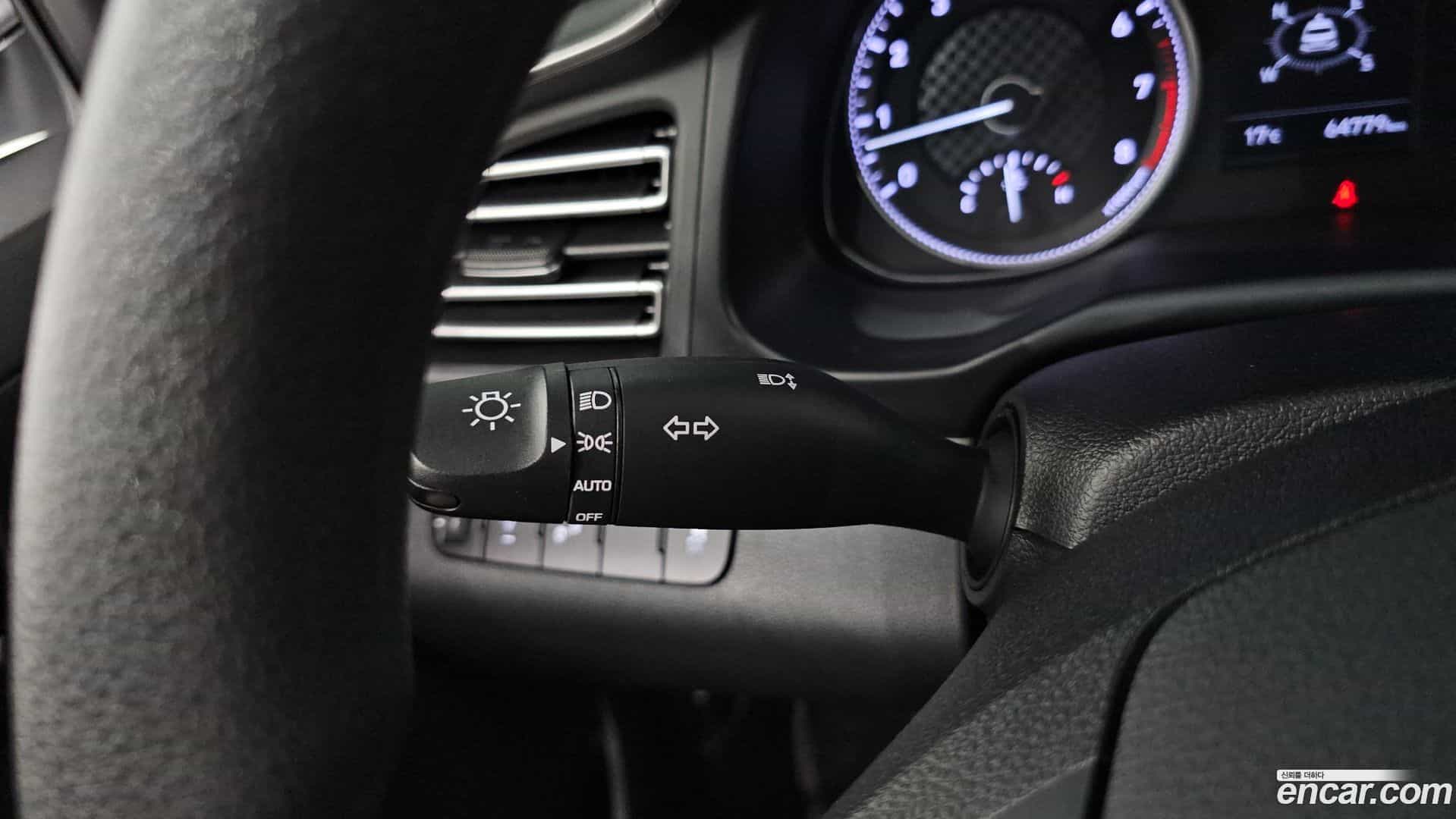 AVANTE Hyundai 2019.0-OPTION-020