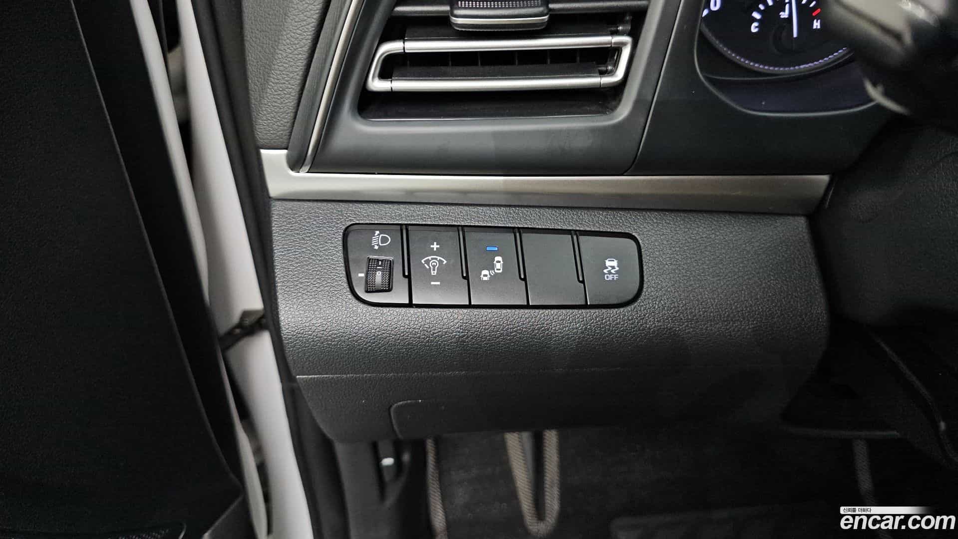 AVANTE Hyundai 2019.0-OPTION-023