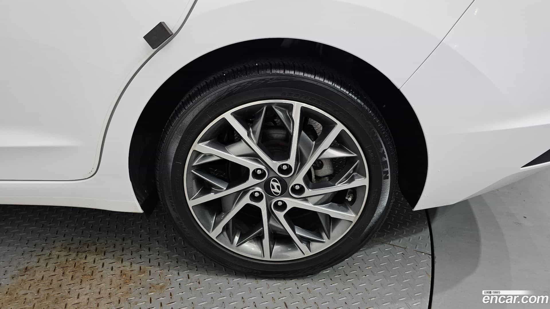 AVANTE Hyundai 2019.0-OUTER-031