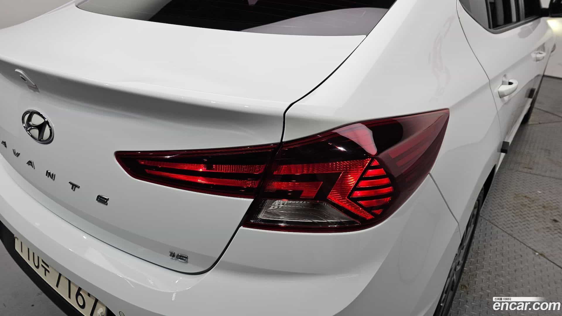 AVANTE Hyundai 2019.0-OUTER-033