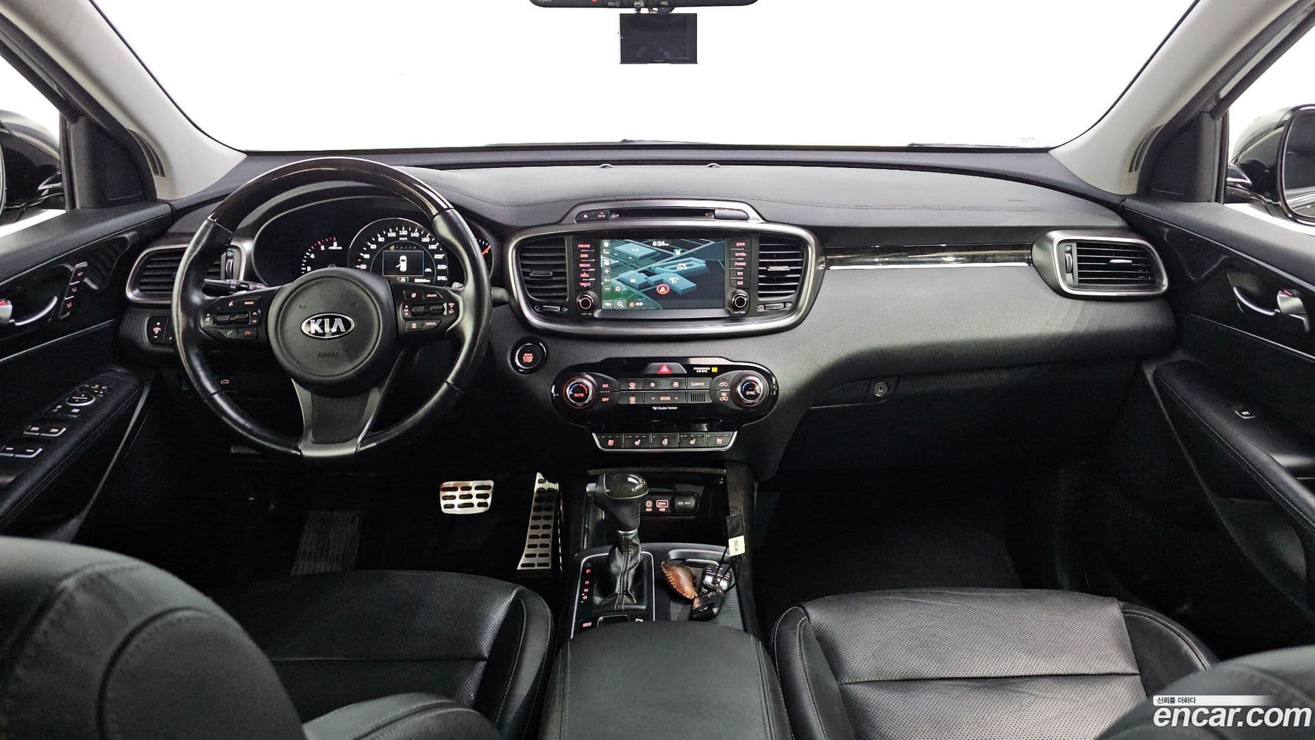 Main__Slider__Photo:Sorento Kia 2016.10-6
