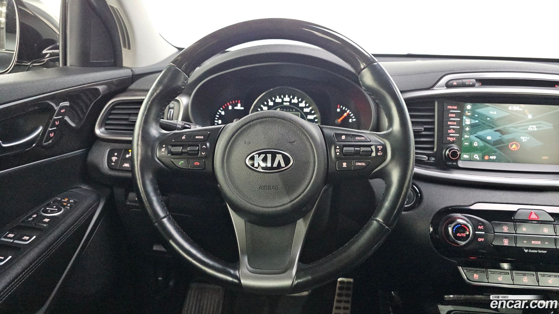 Main__Slider__Photo:Sorento Kia 2016.10-10
