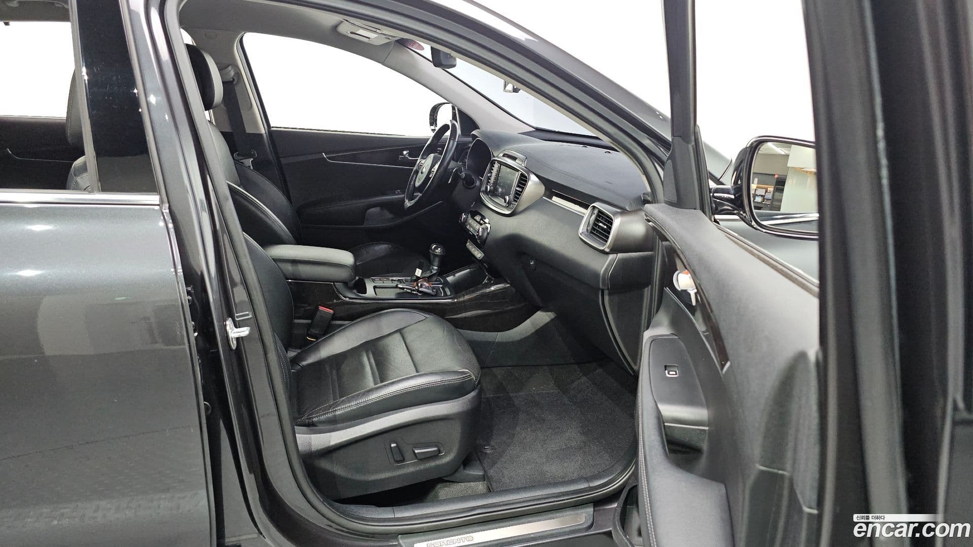 Main__Slider__Photo:Sorento Kia 2016.10-17