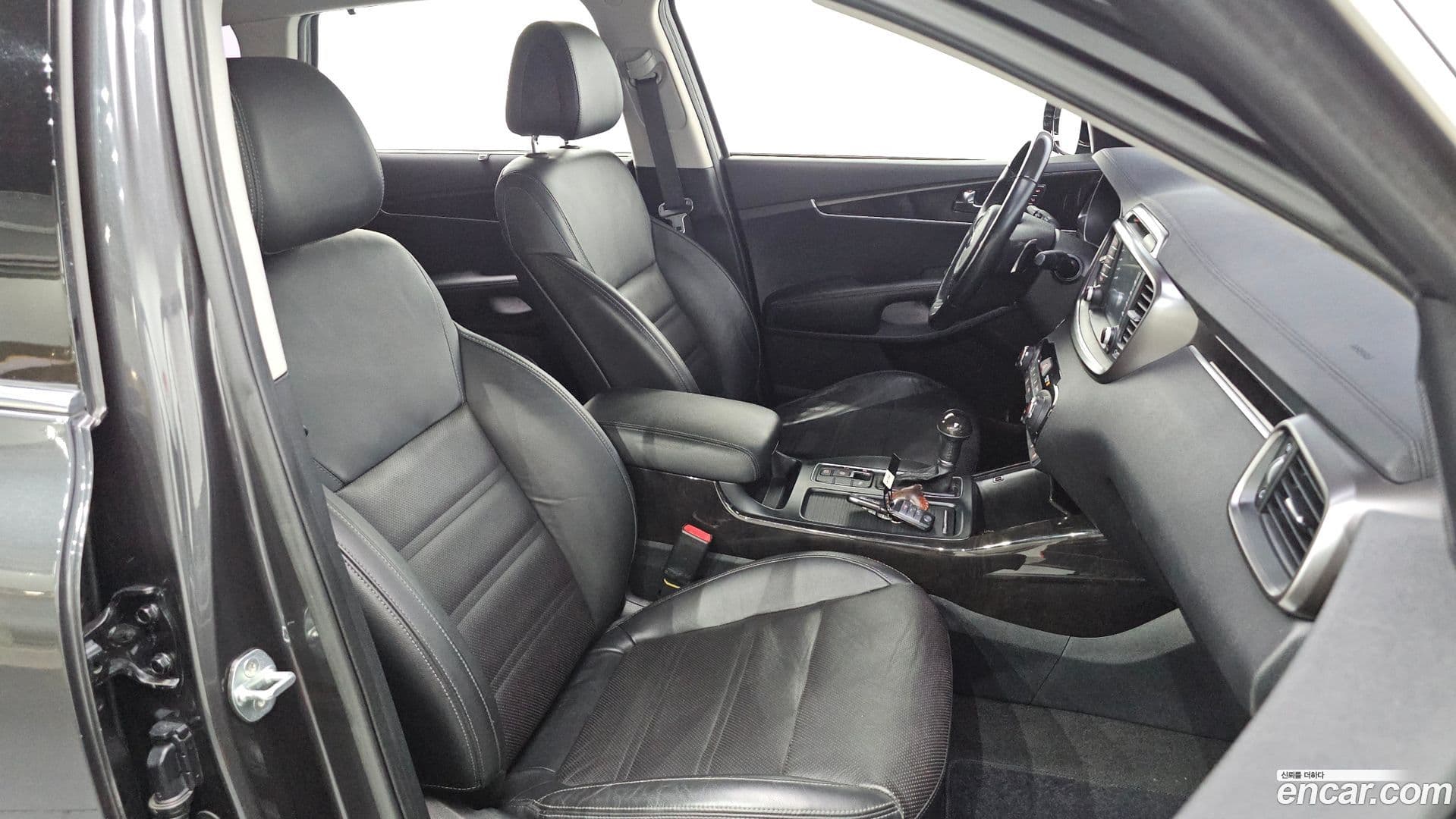 Main__Slider__Photo:Sorento Kia 2016.10-25