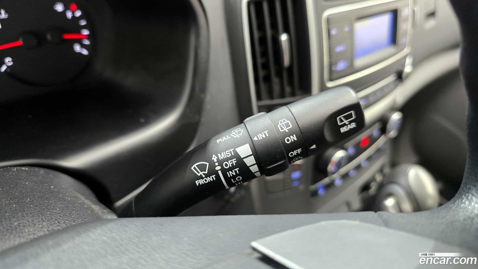 Starex Hyundai 2018.6-OPTION-047