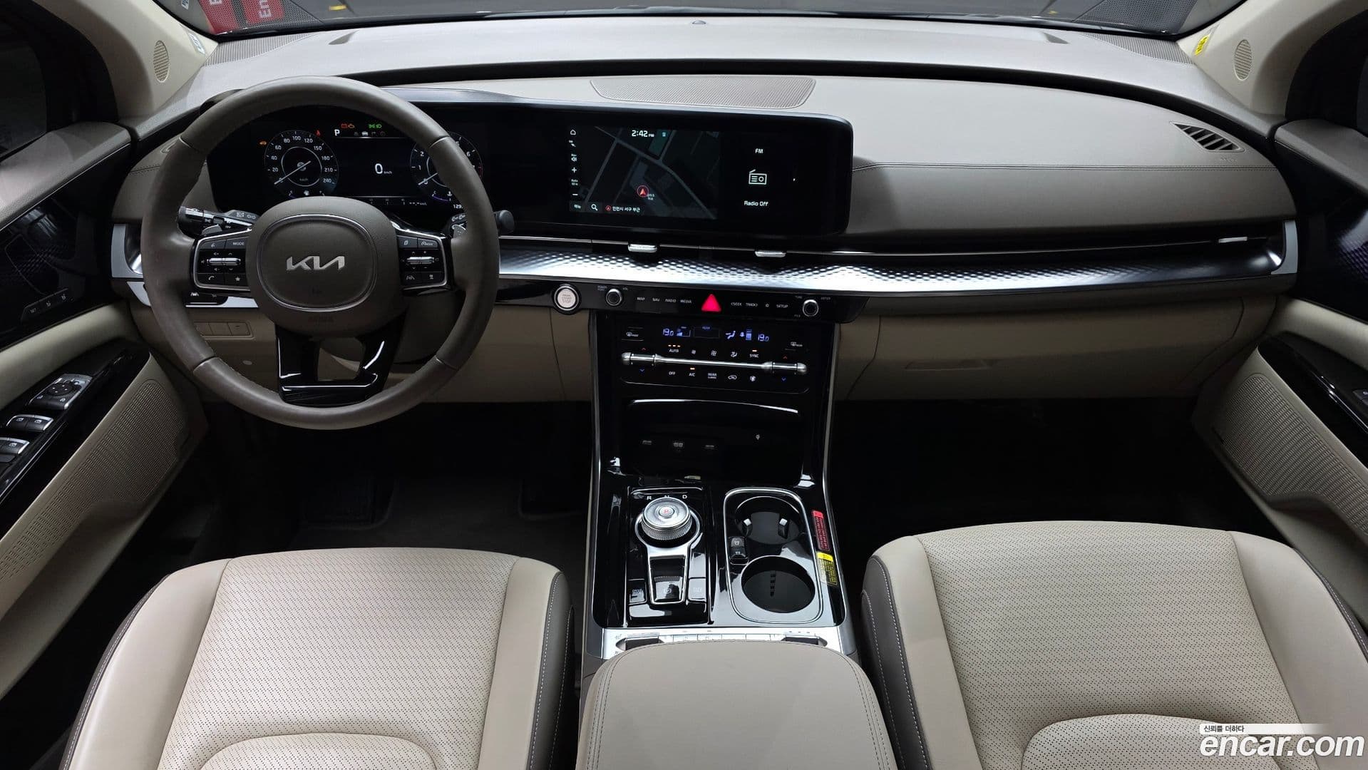 Main__Slider__Photo:Canival Kia 2023.4-6