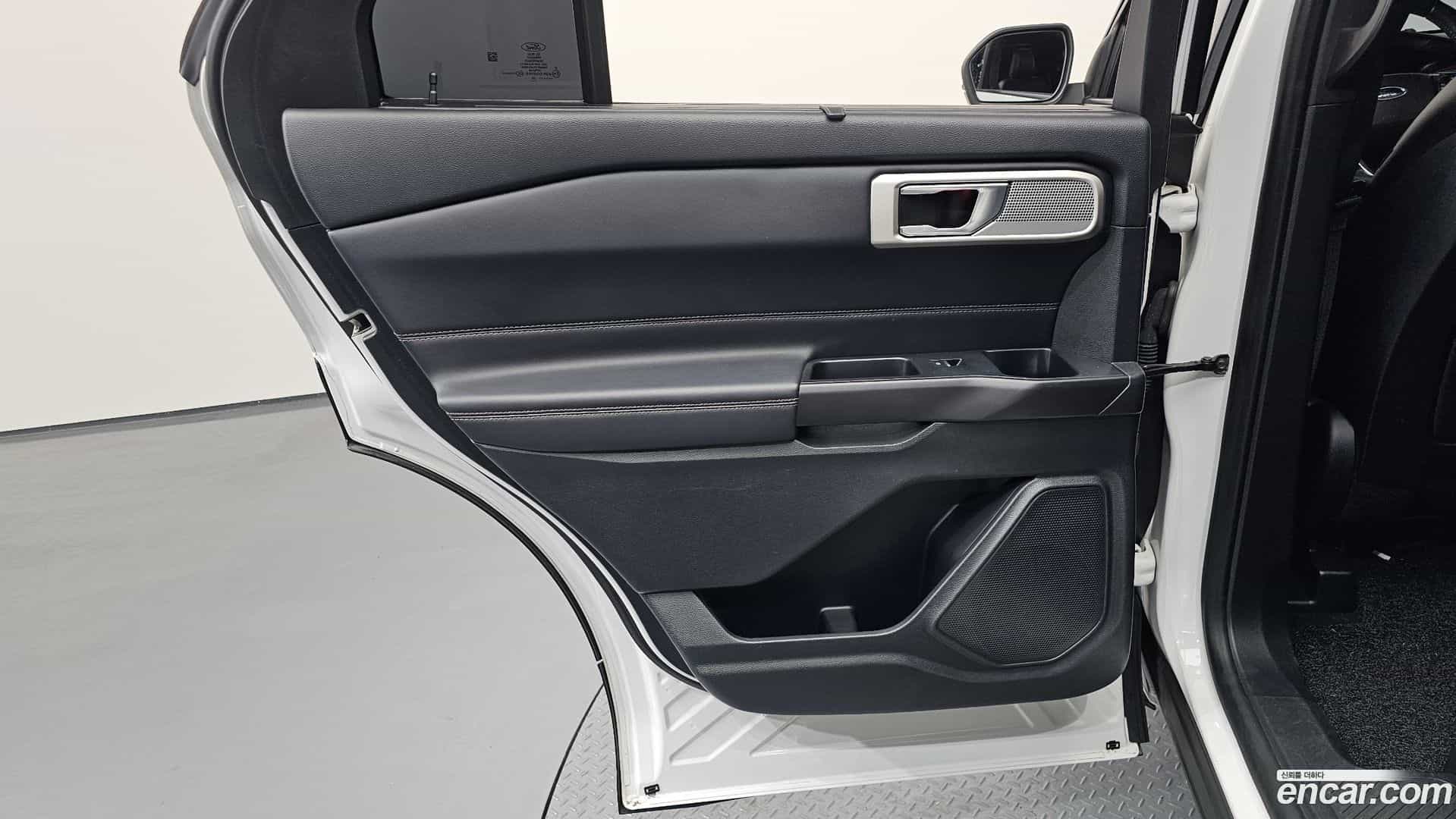 Explorer Ford 2020.5-INNER-035