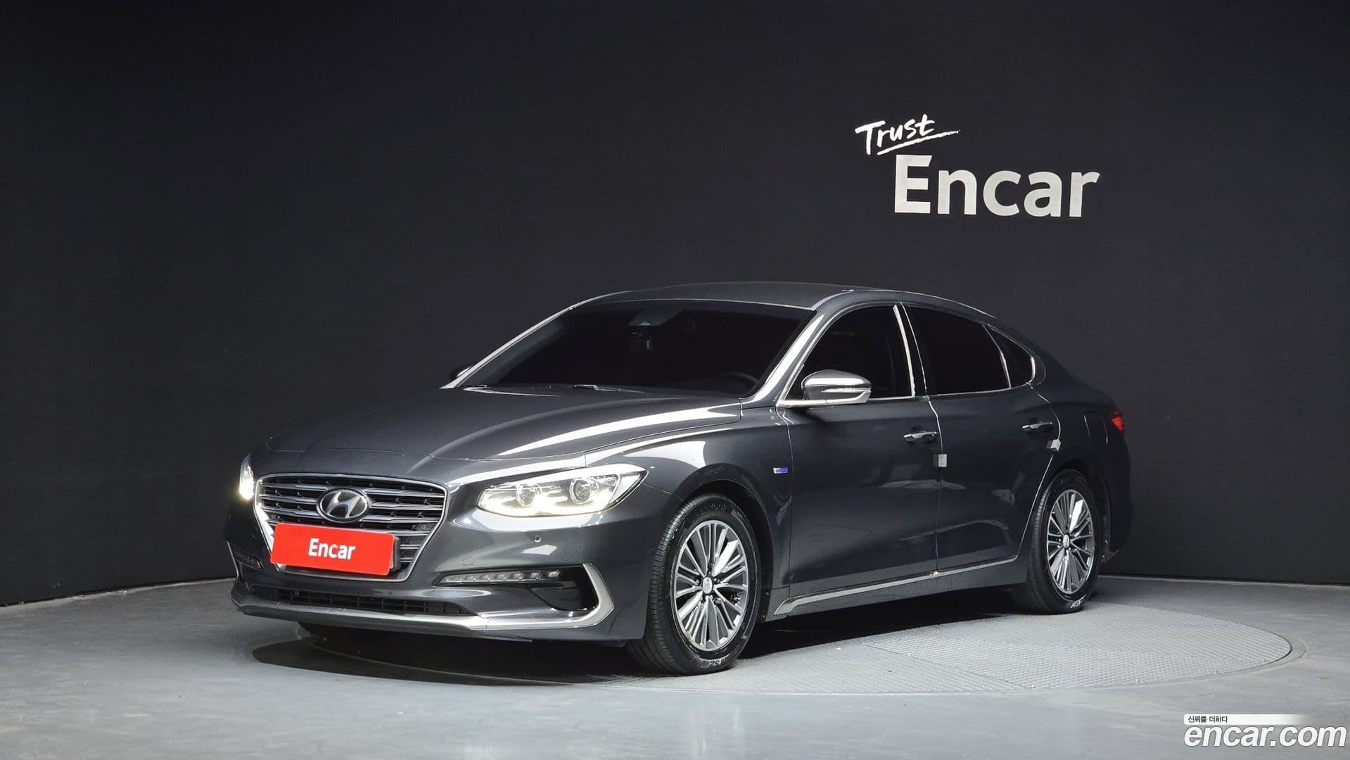Main__Slider__Photo:Grandeur Hyundai 2018.3-0