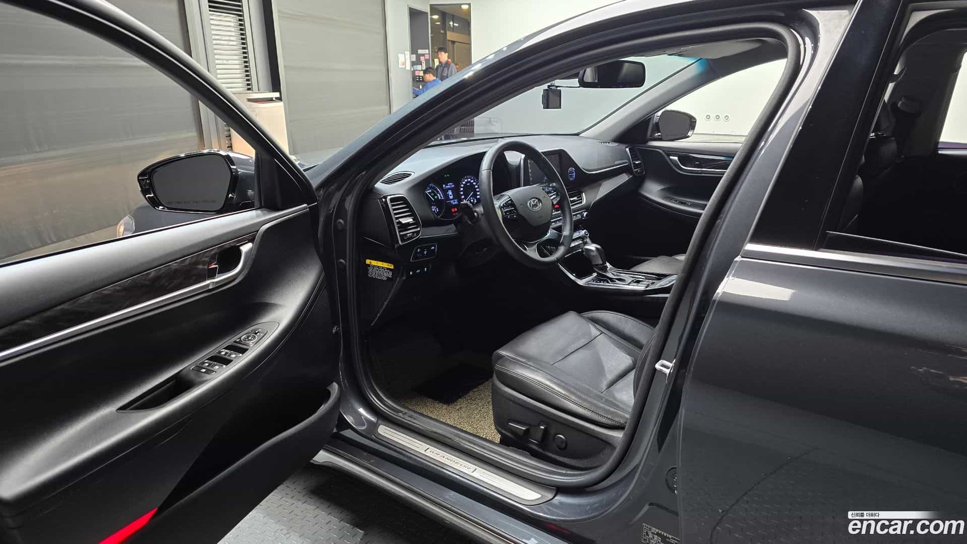 Grandeur Hyundai 2018.3-INNER-010