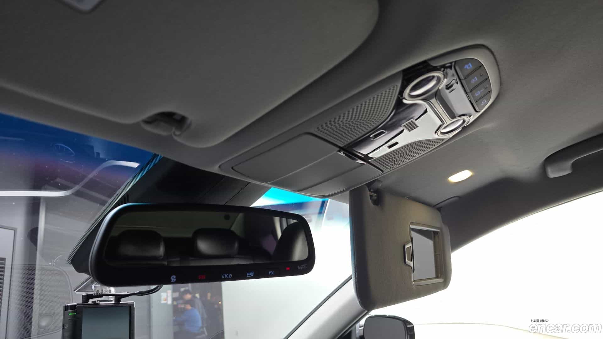 Grandeur Hyundai 2018.3-OPTION-023