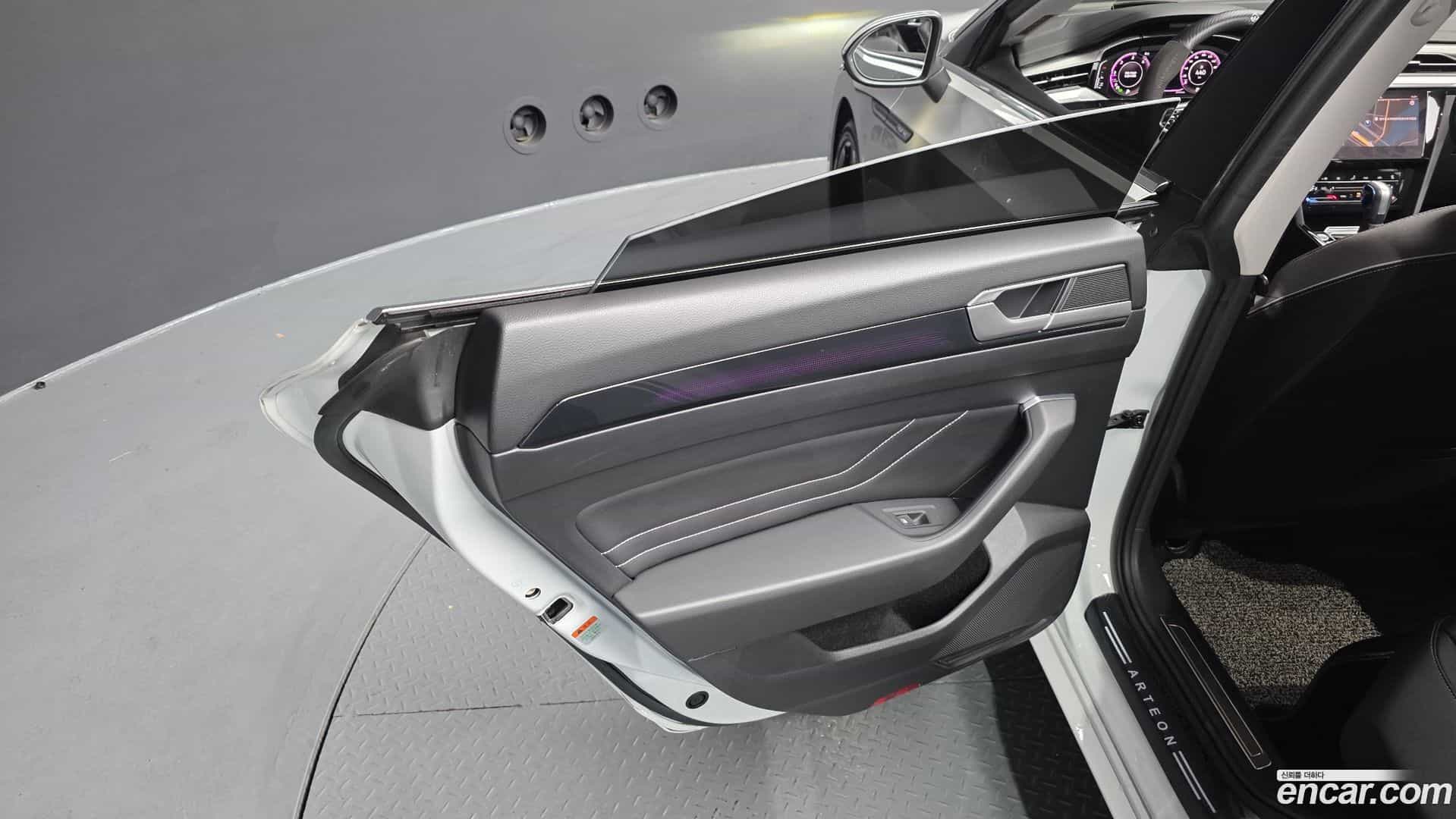 Arteon Volkswagen 2022.11-INNER-035