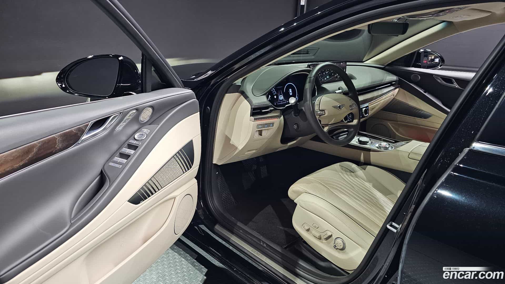 G80 Genesis 2023.2-INNER-010