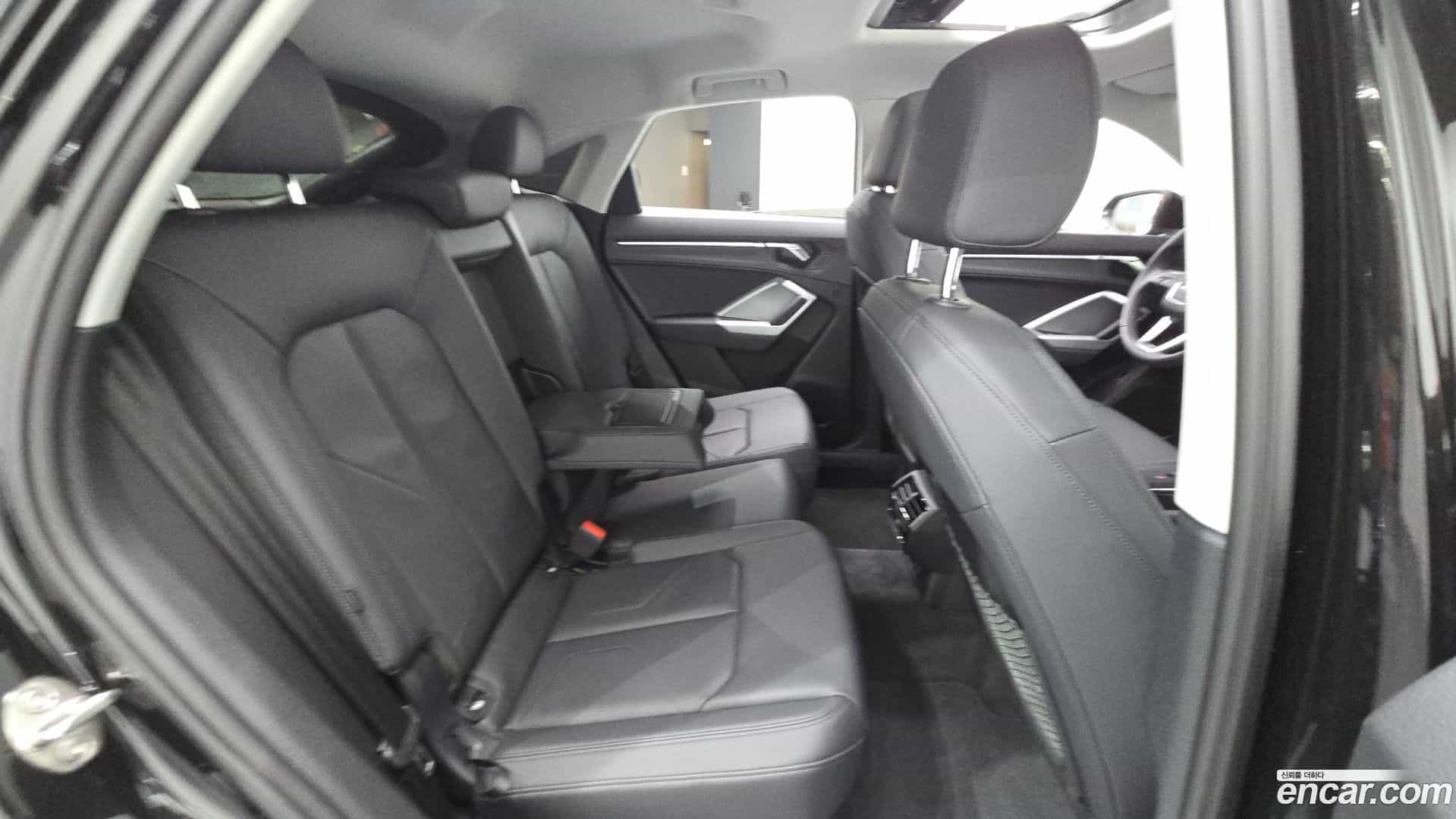 Q3 Audi 2025.7-OPTION-016