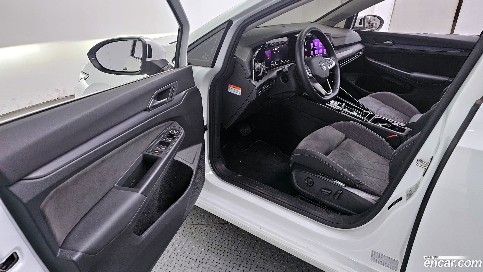 Main__Slider__Photo:Golf Volkswagen 2023.9-9