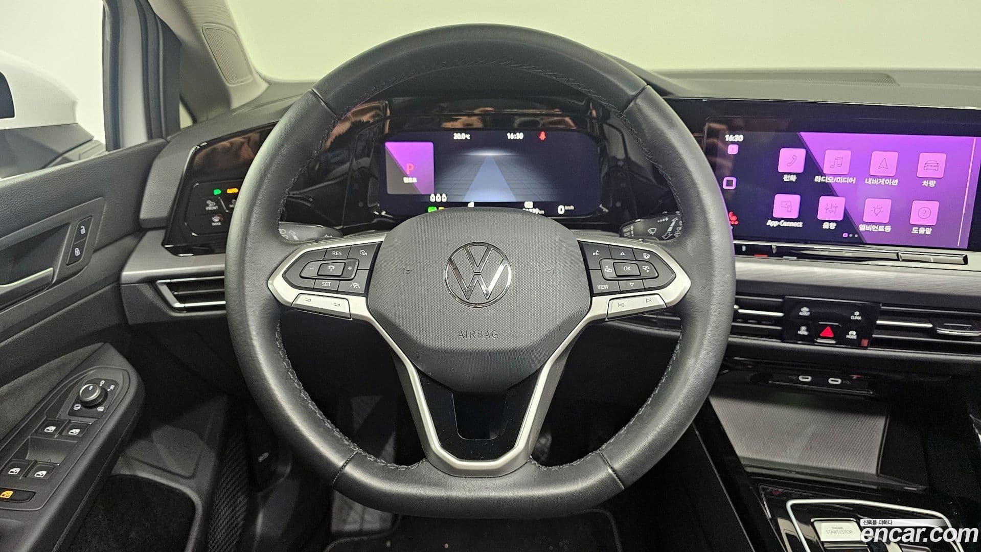 Main__Slider__Photo:Golf Volkswagen 2023.9-13