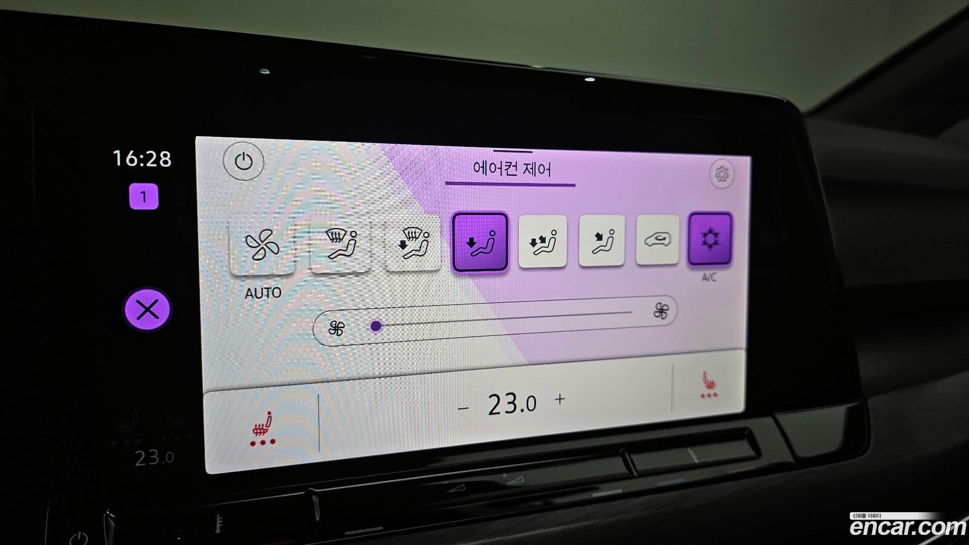 Main__Slider__Photo:Golf Volkswagen 2023.9-29