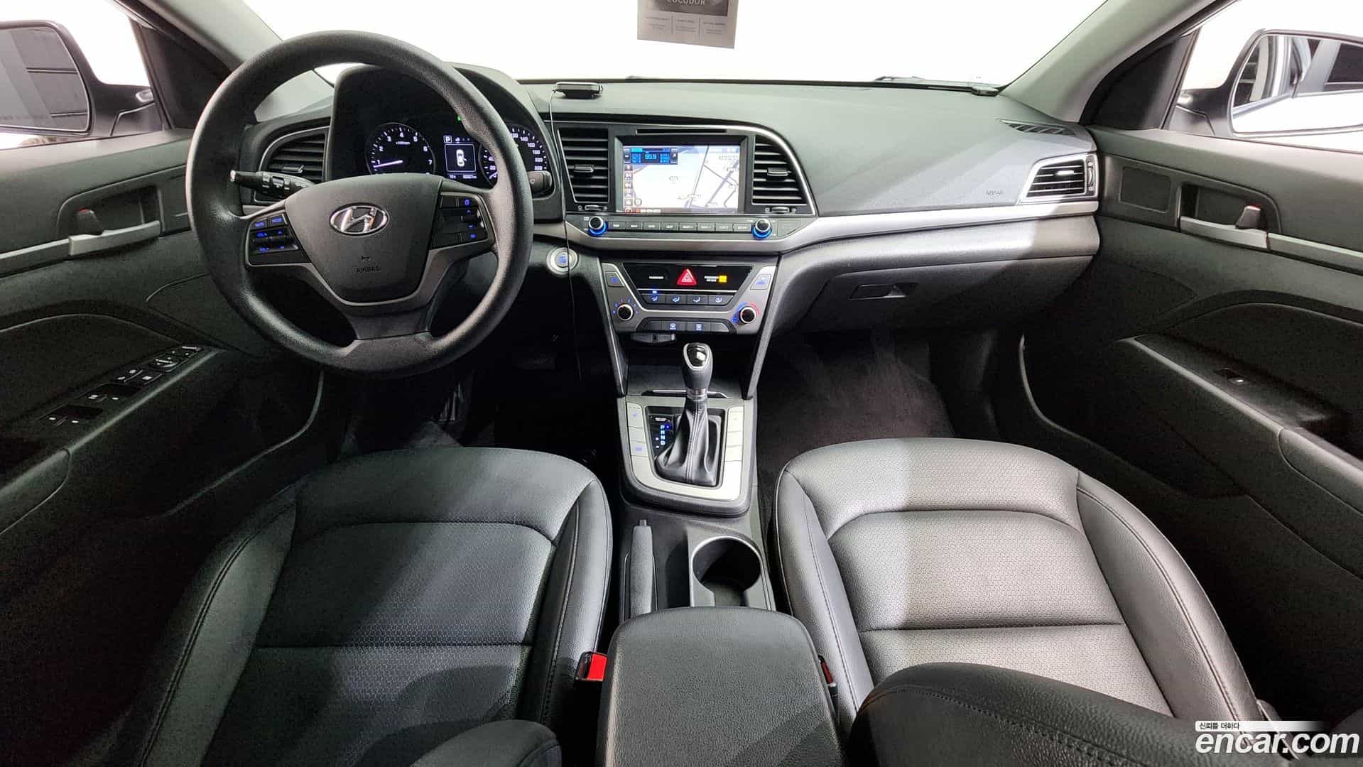 AVANTE Hyundai 2016.11-INNER-007