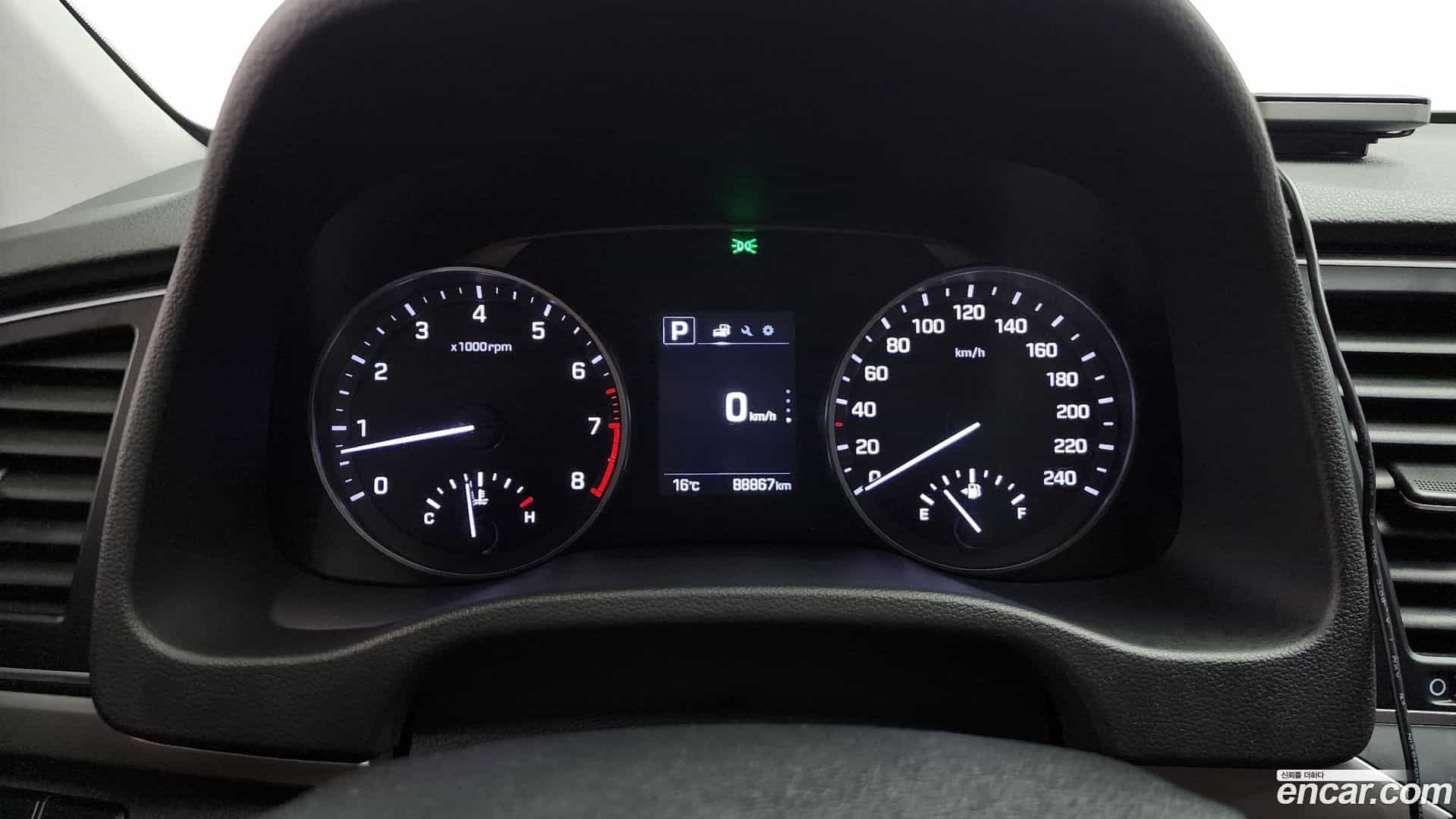 AVANTE Hyundai 2016.11-INNER-008