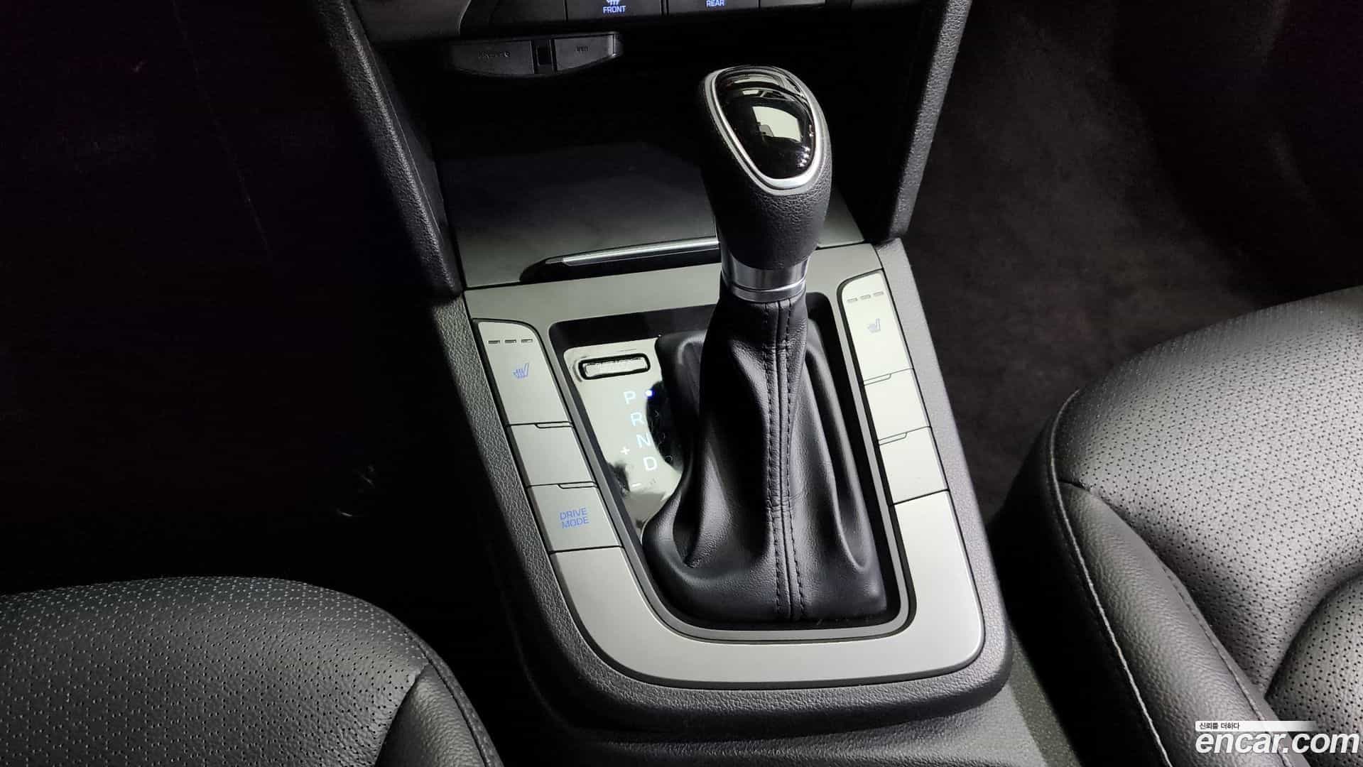 AVANTE Hyundai 2016.11-INNER-009