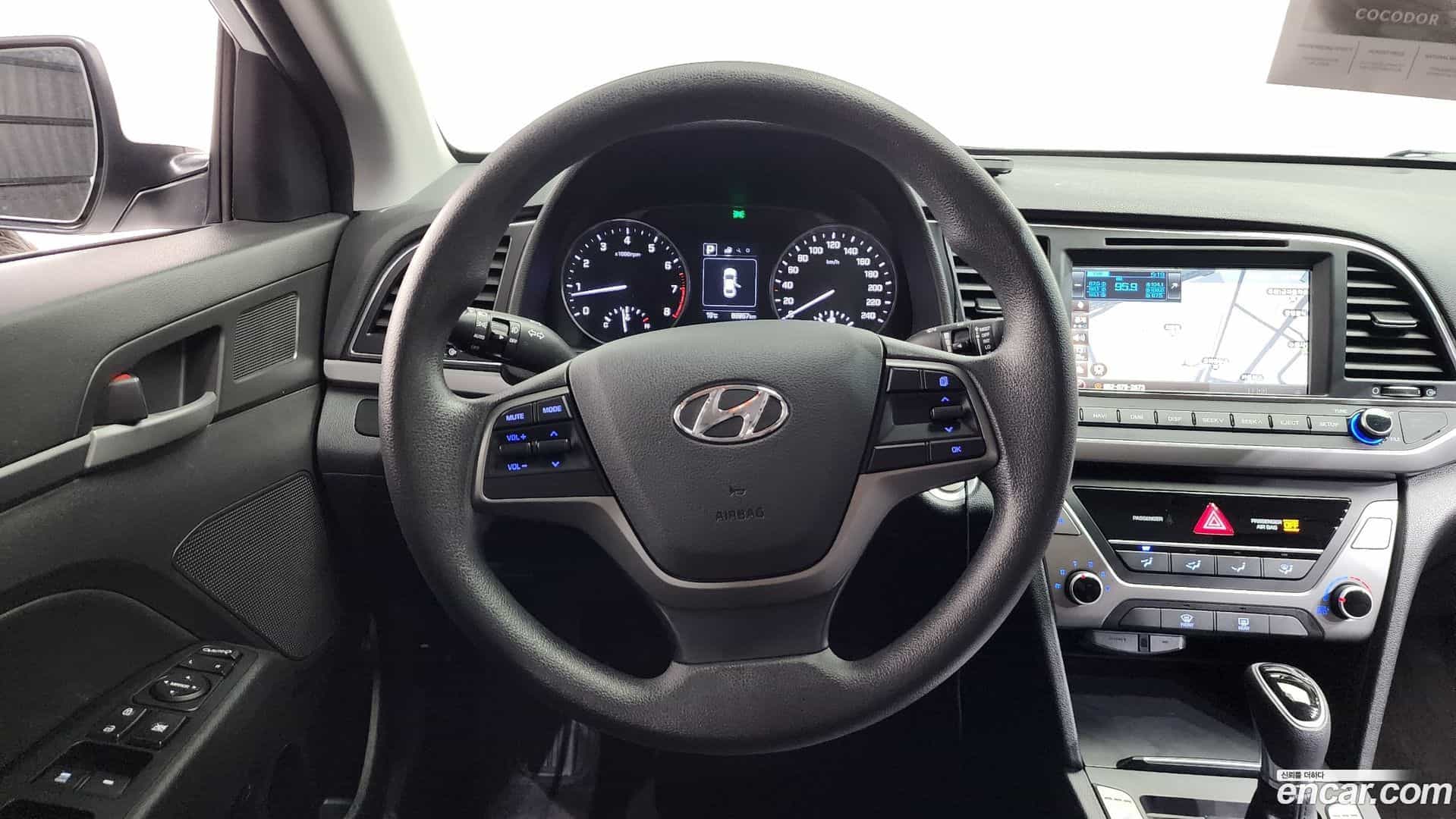 AVANTE Hyundai 2016.11-OPTION-016