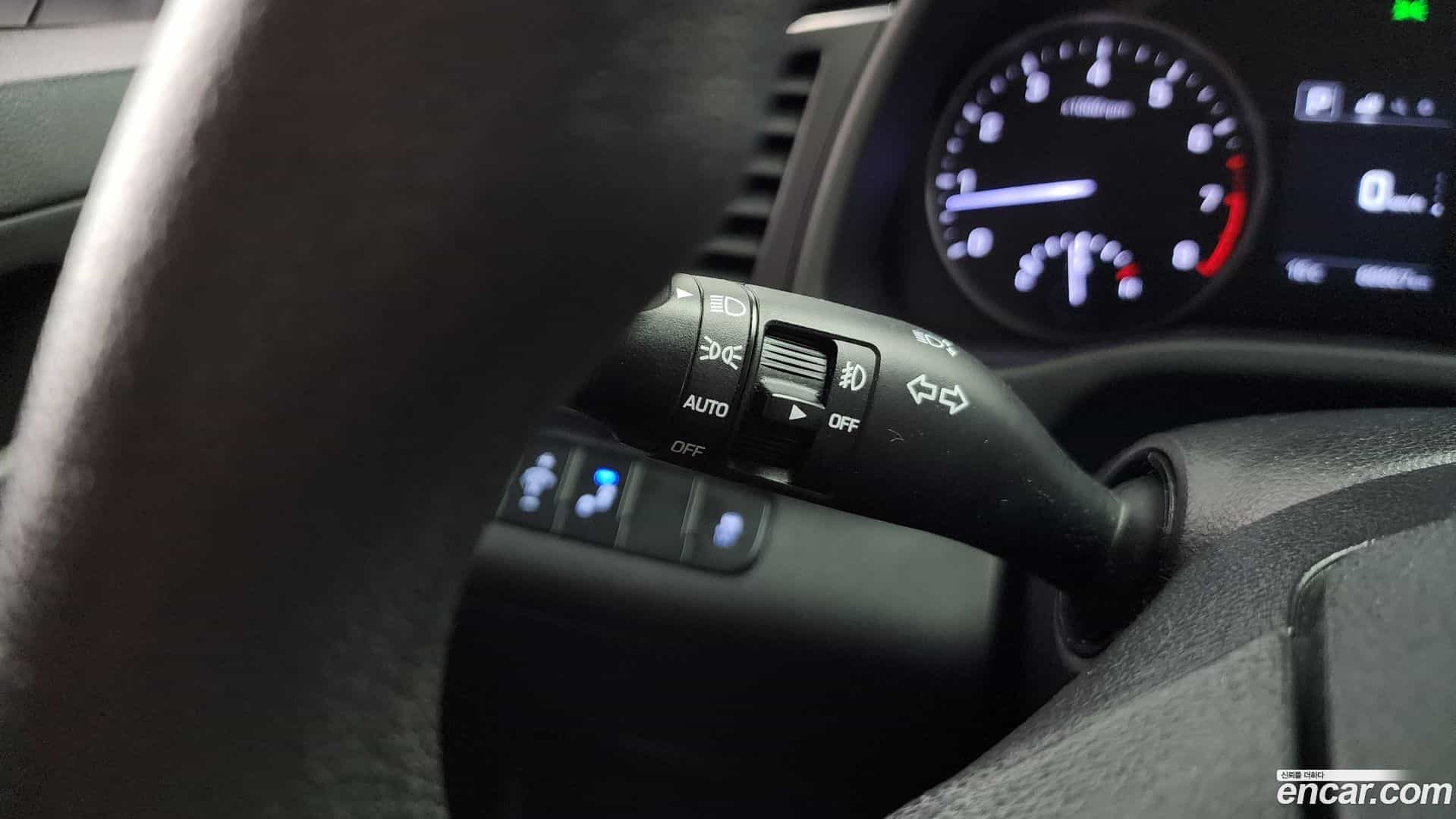 AVANTE Hyundai 2016.11-OPTION-048
