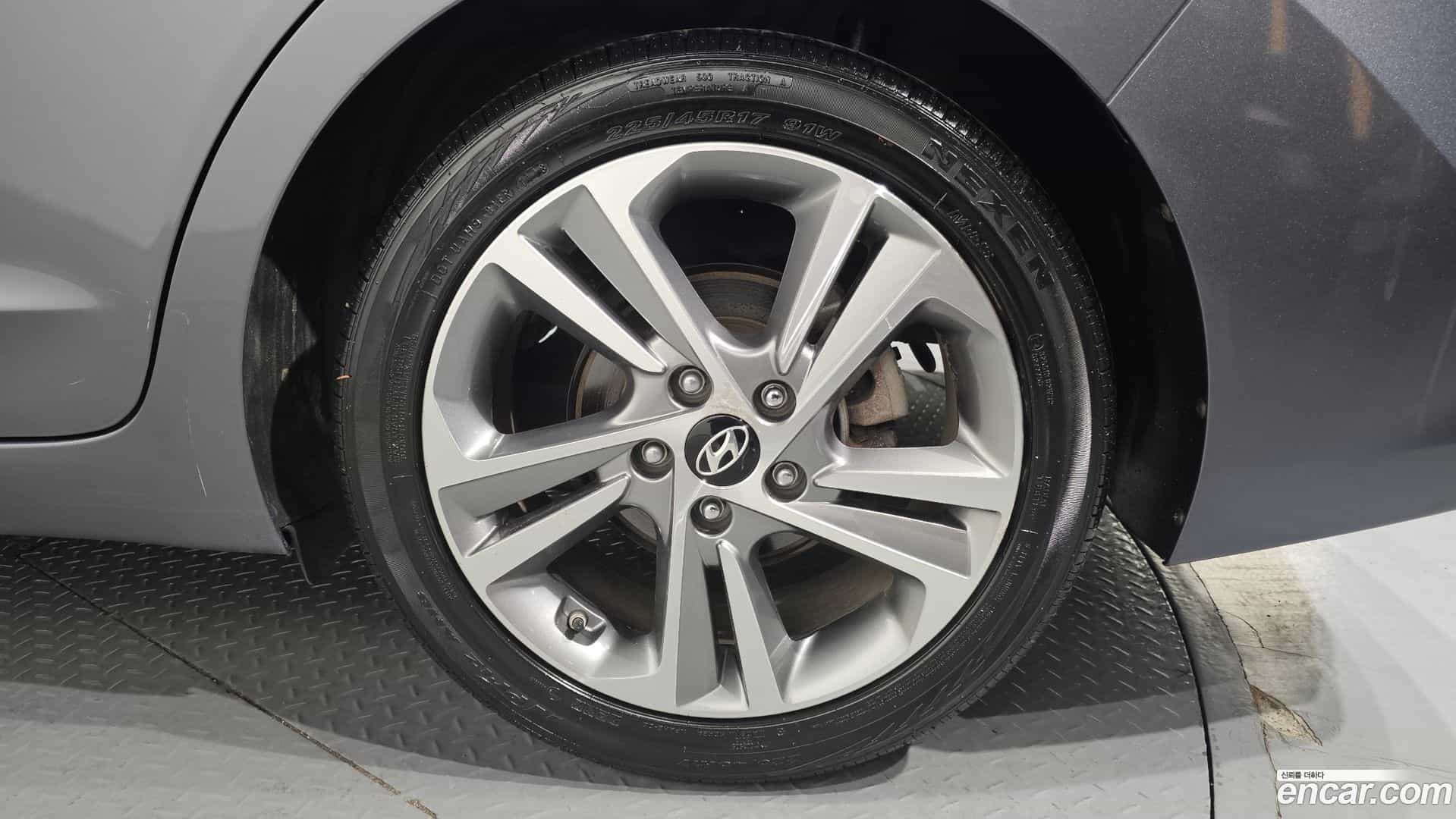 AVANTE Hyundai 2018.3-OUTER-031