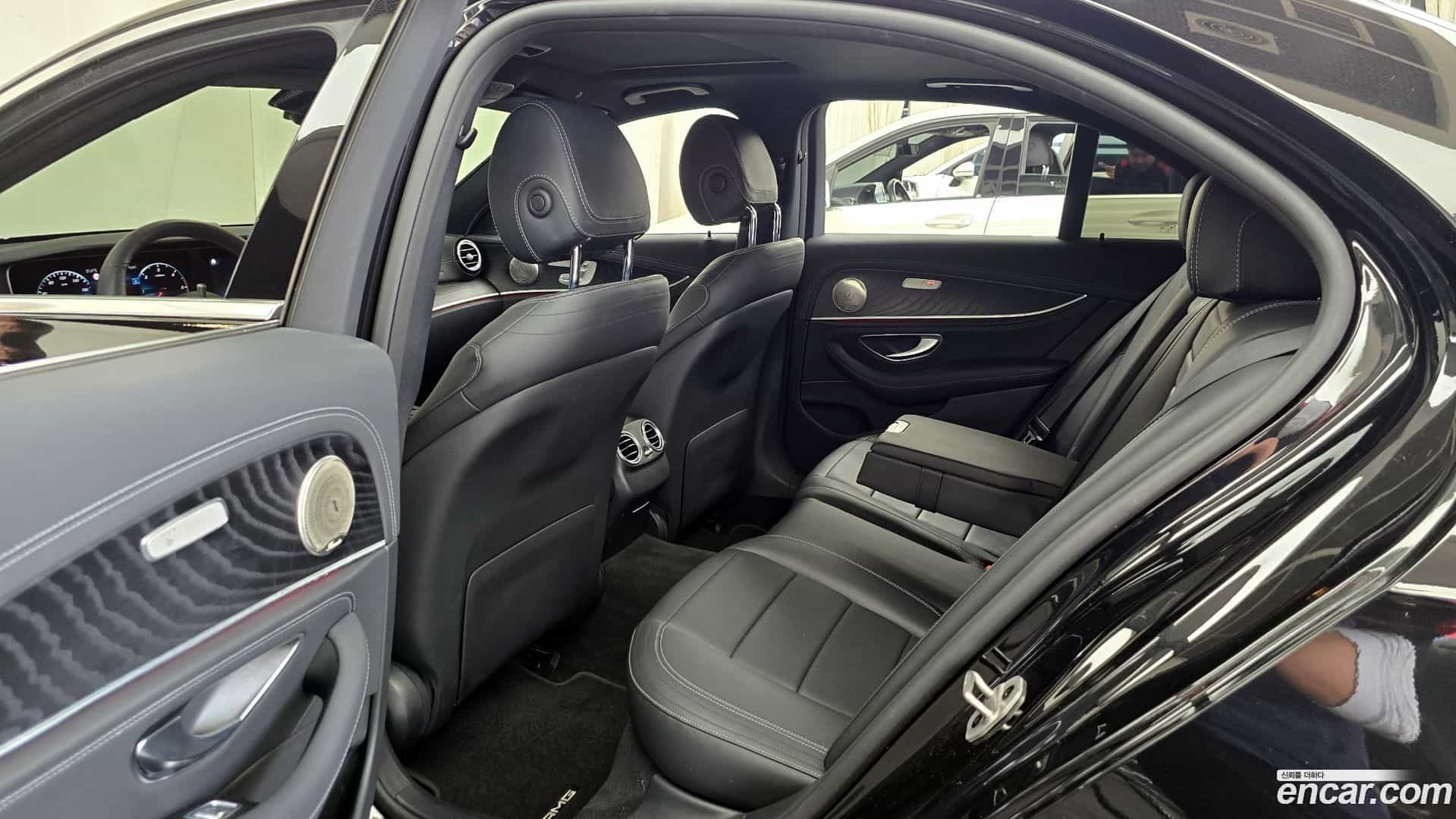 E-Class Mercedes-Benz 2021.6-OPTION-015