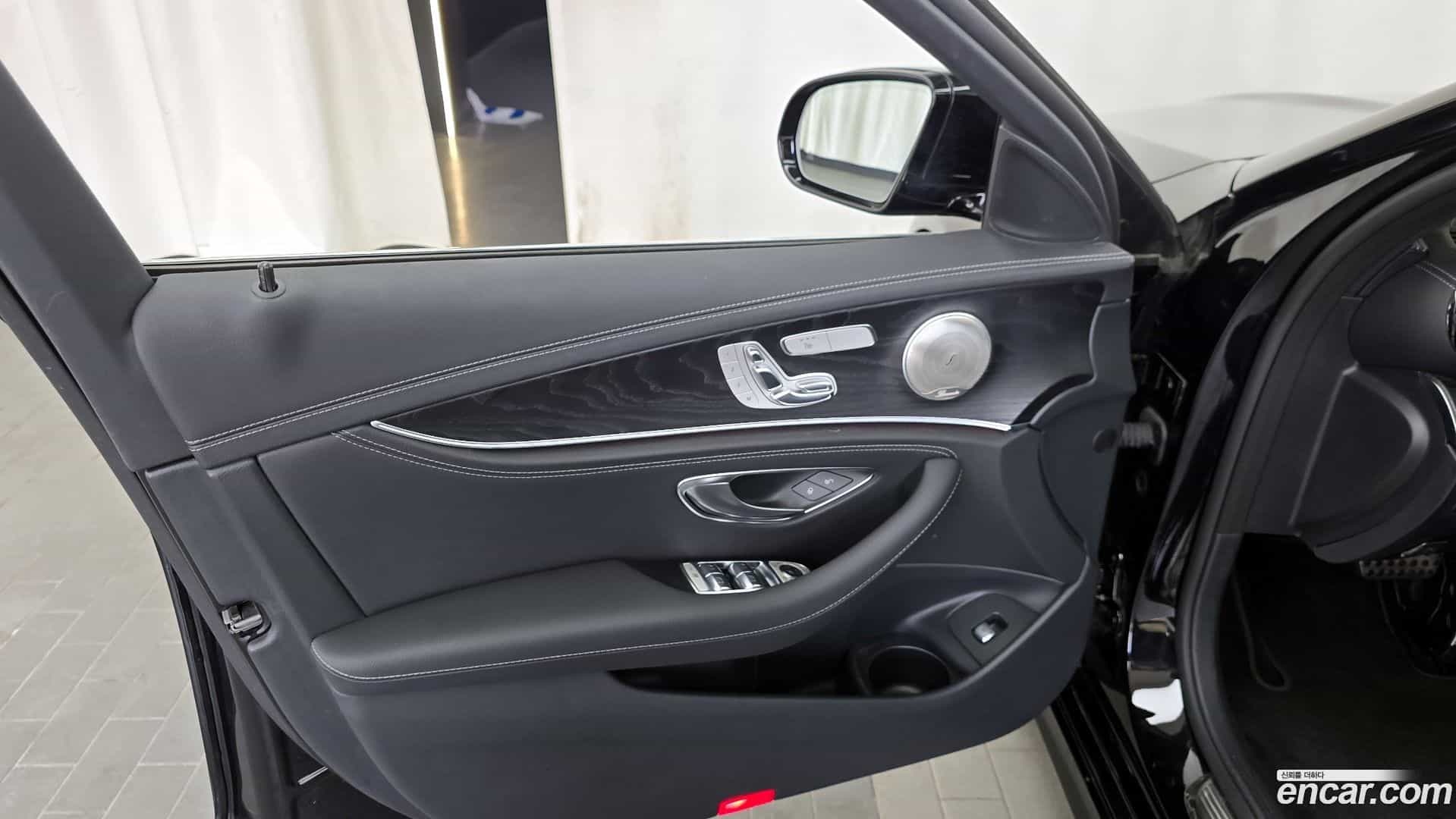 E-Class Mercedes-Benz 2021.6-INNER-034