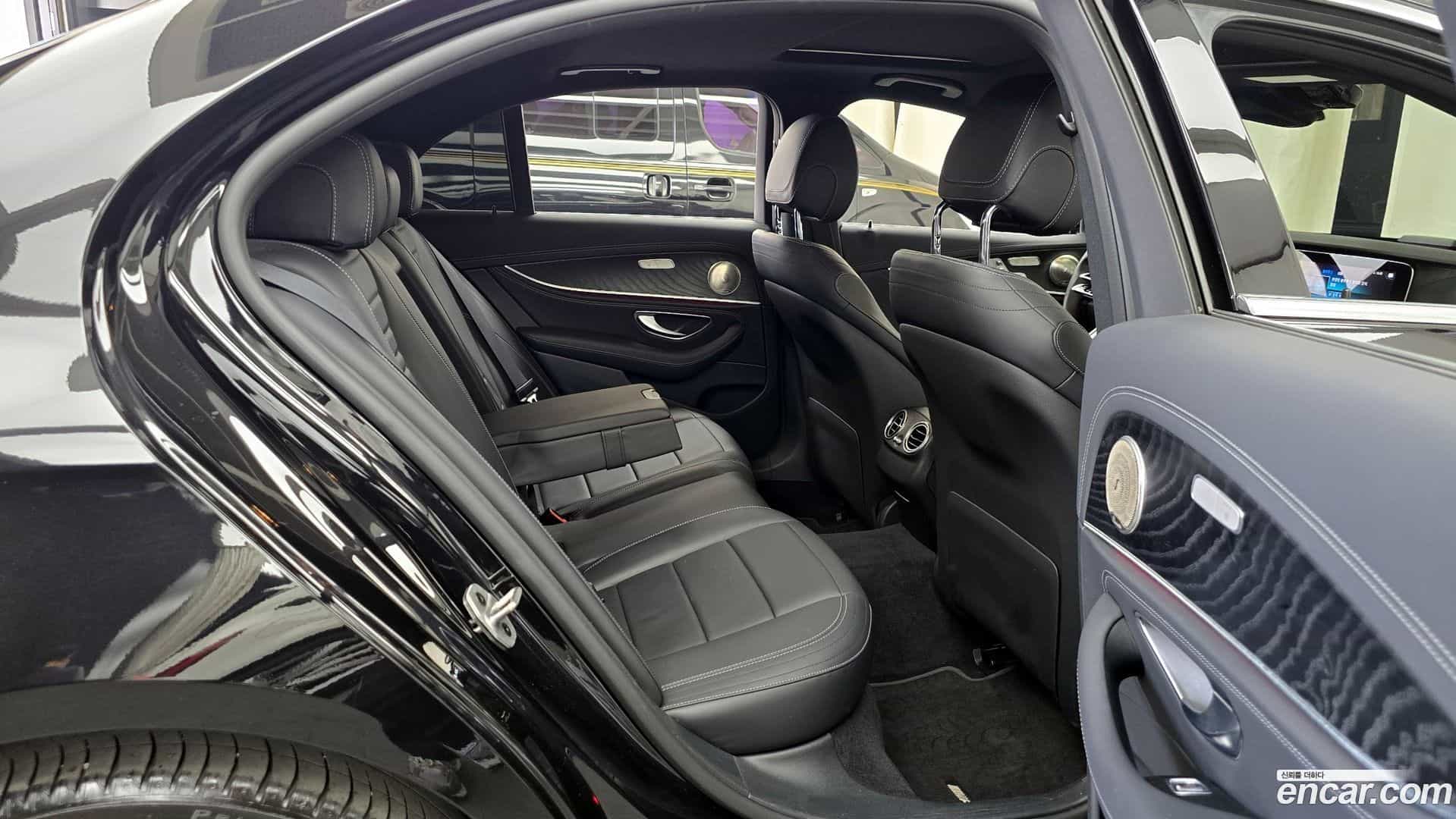 E-Class Mercedes-Benz 2021.6-INNER-036