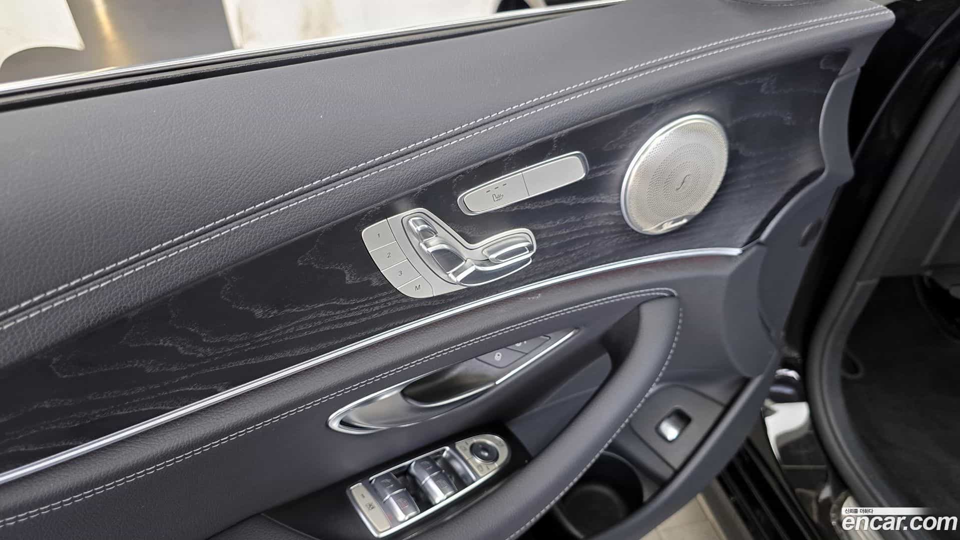 E-Class Mercedes-Benz 2021.6-OPTION-042