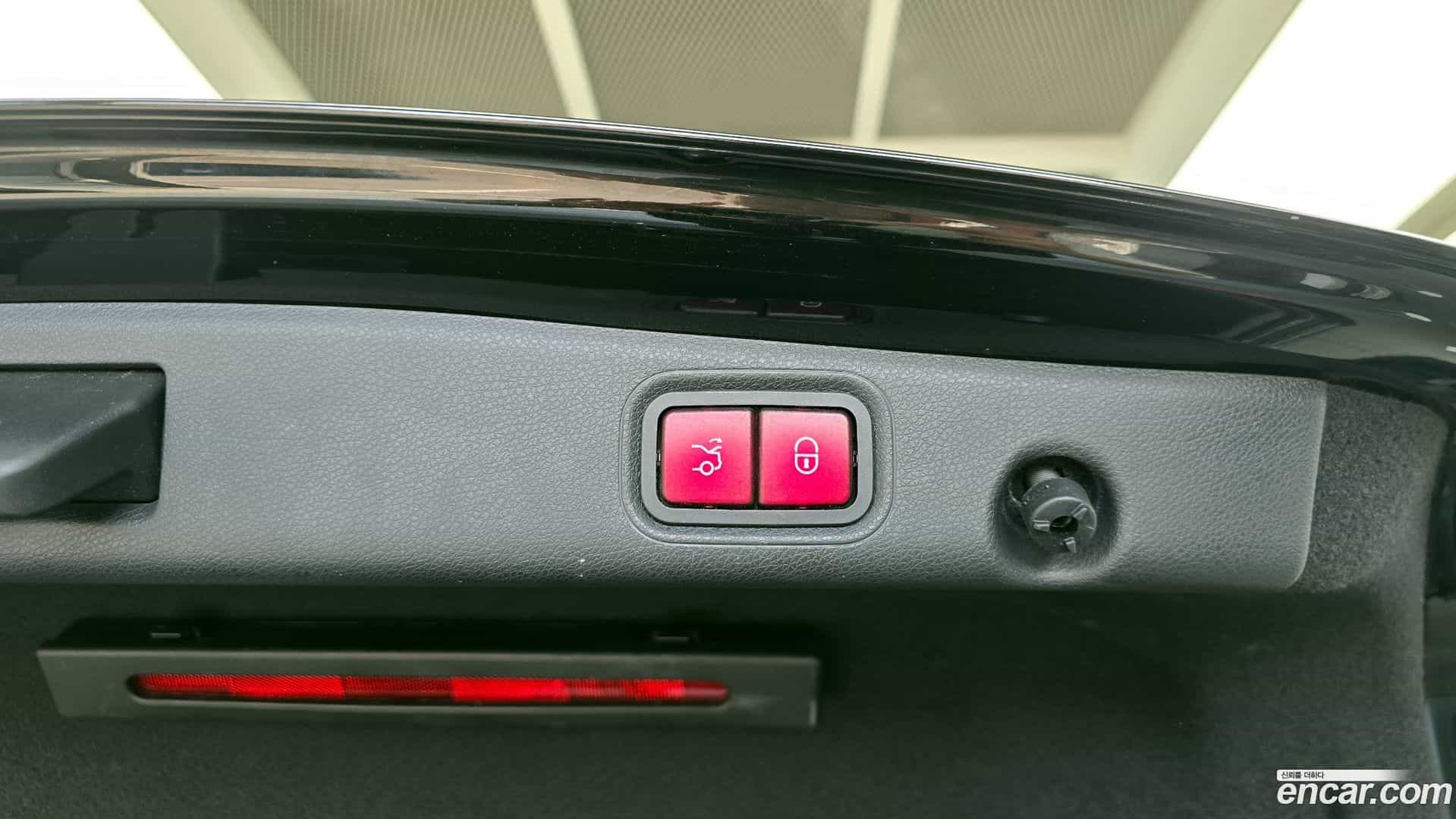 E-Class Mercedes-Benz 2021.6-OPTION-043