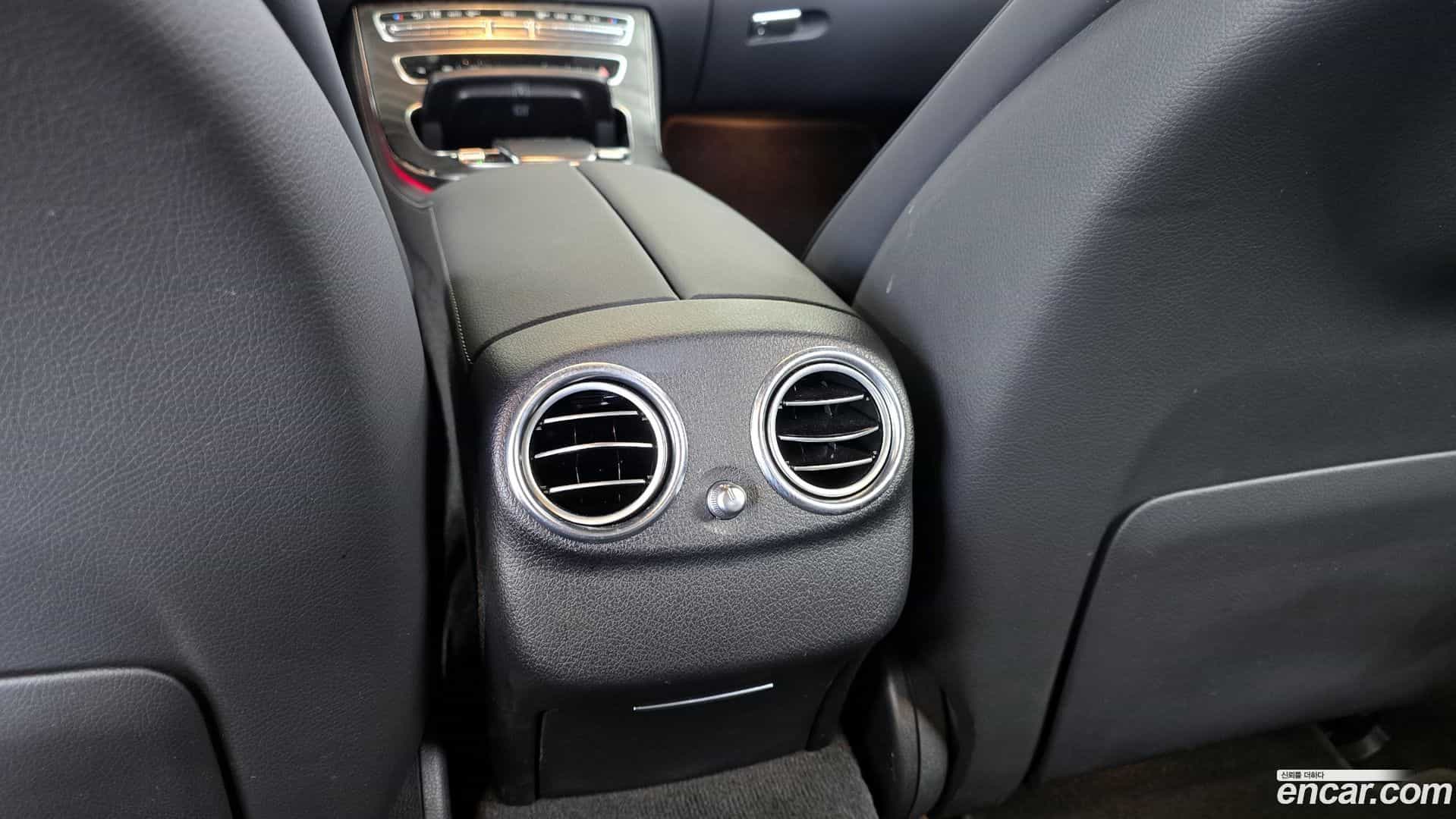 E-Class Mercedes-Benz 2021.6-OPTION-046