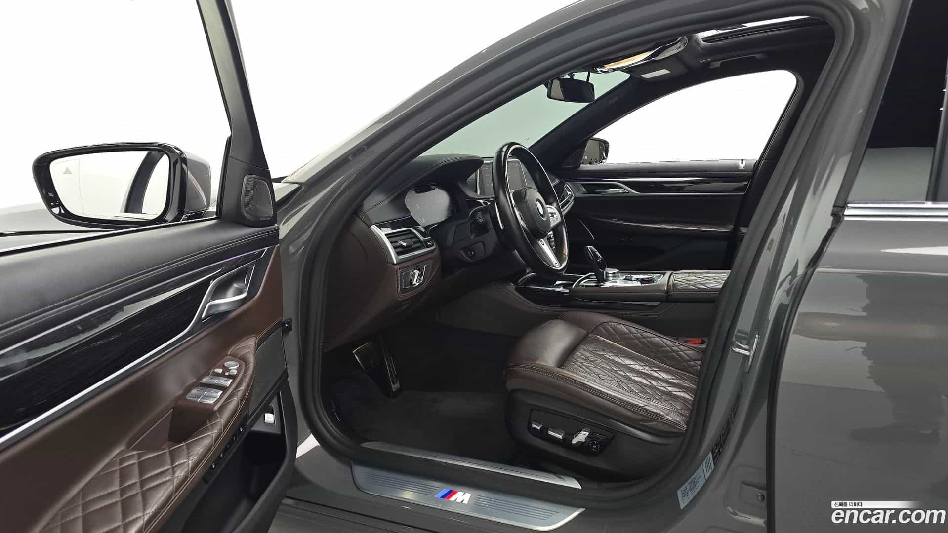 7-Series BMW 2021.6-INNER-010