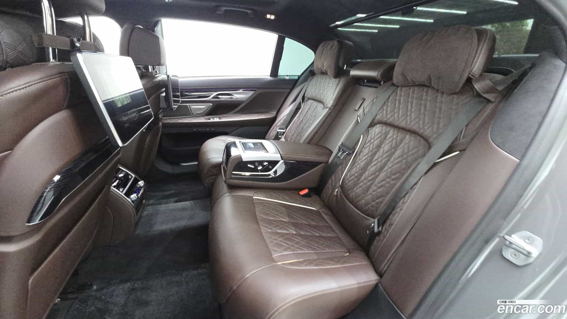 7-Series BMW 2021.6-INNER-036