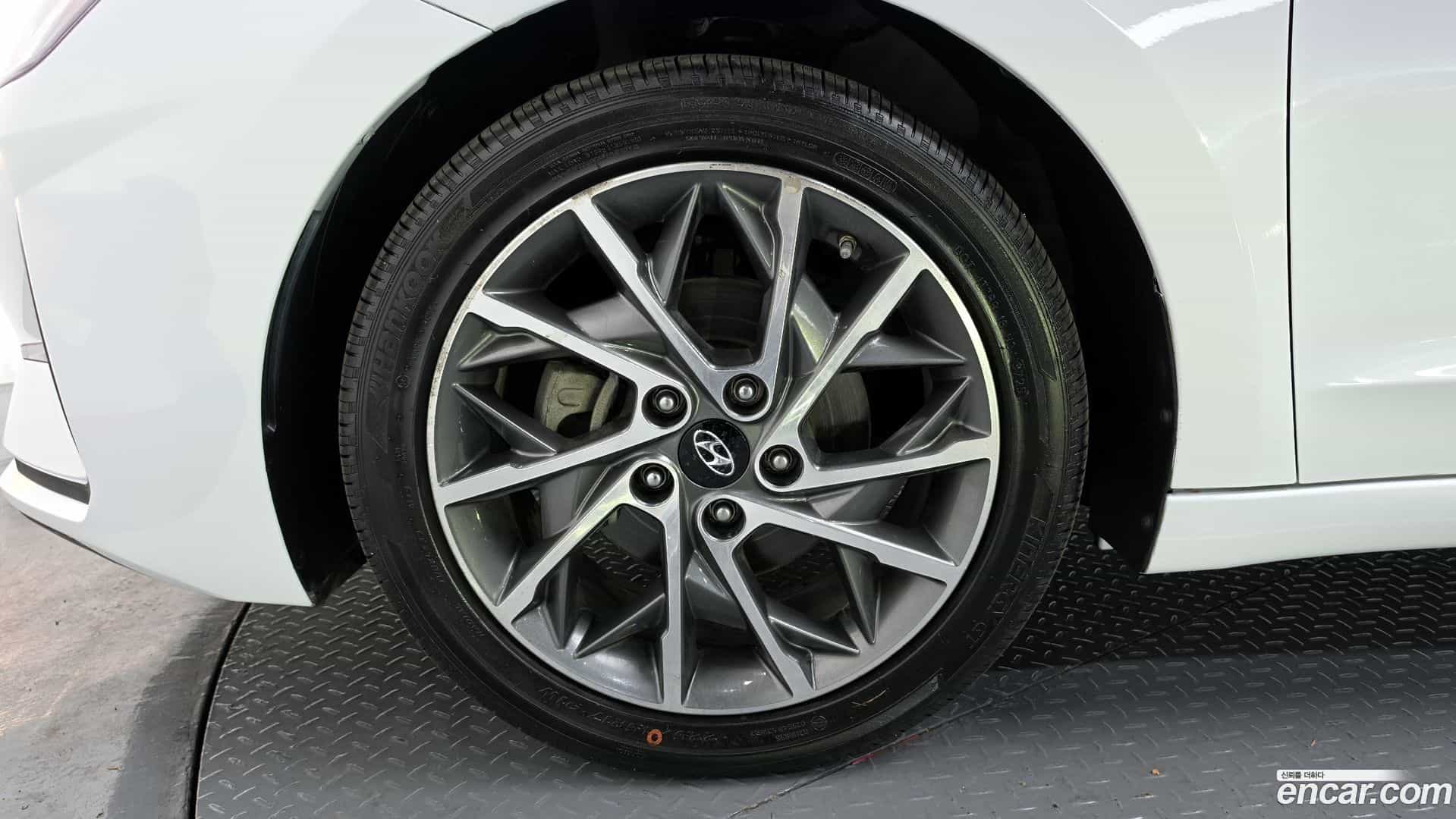 AVANTE Hyundai 2019.11-OUTER-005