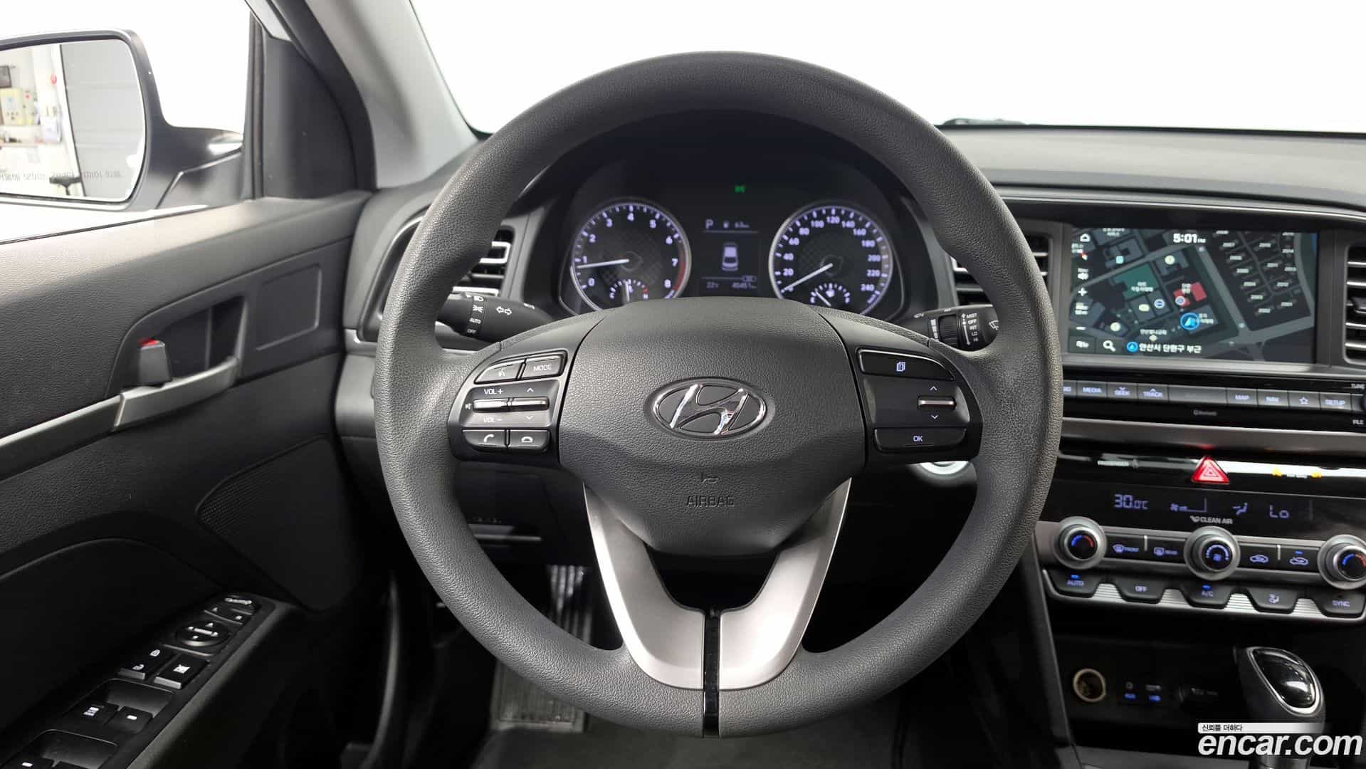 AVANTE Hyundai 2019.11-OPTION-017