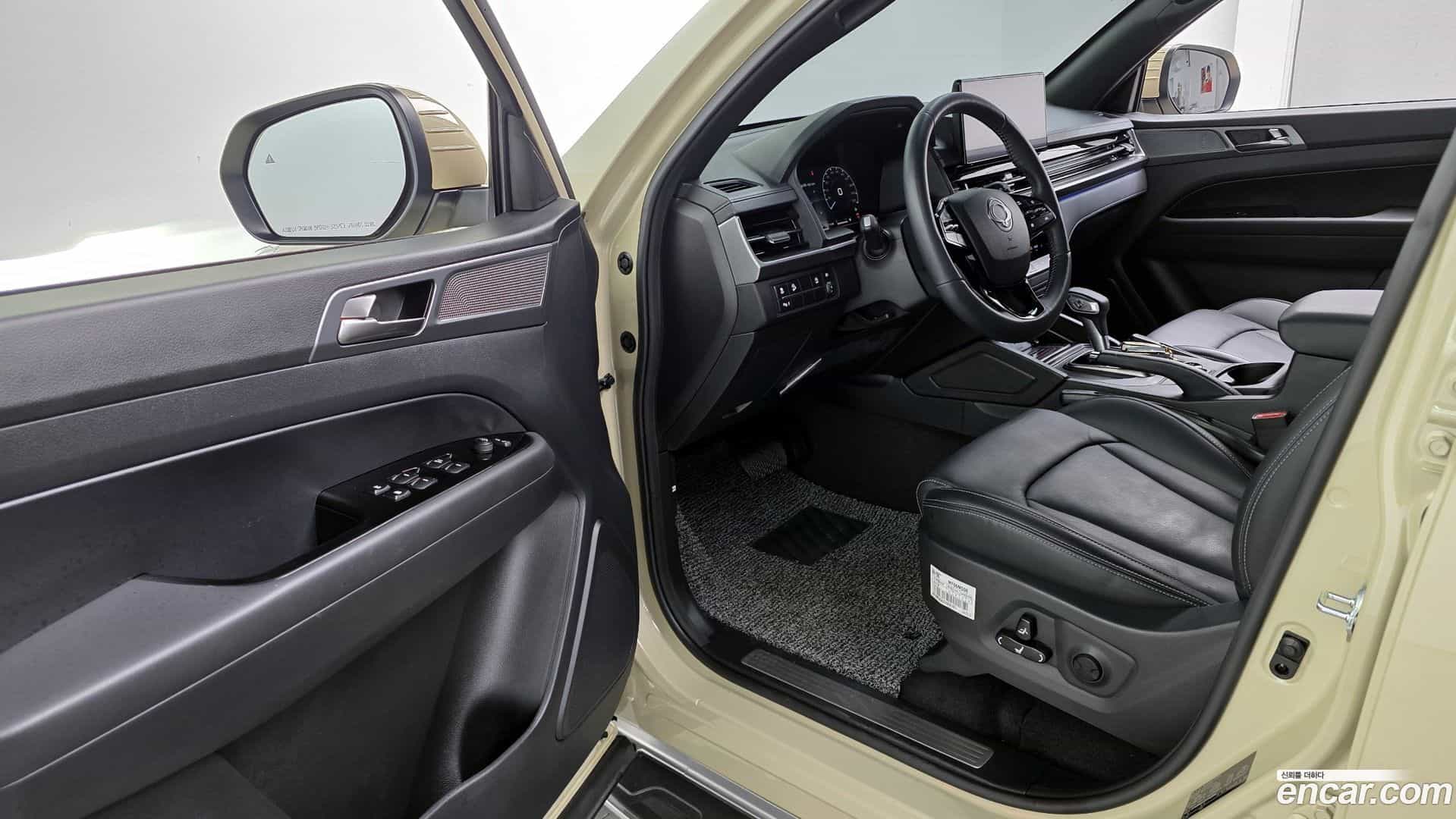 Rexton KG Mobility 2024.10-INNER-010