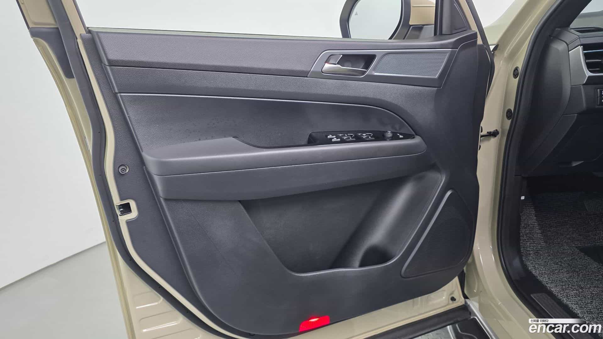 Rexton KG Mobility 2024.10-INNER-034