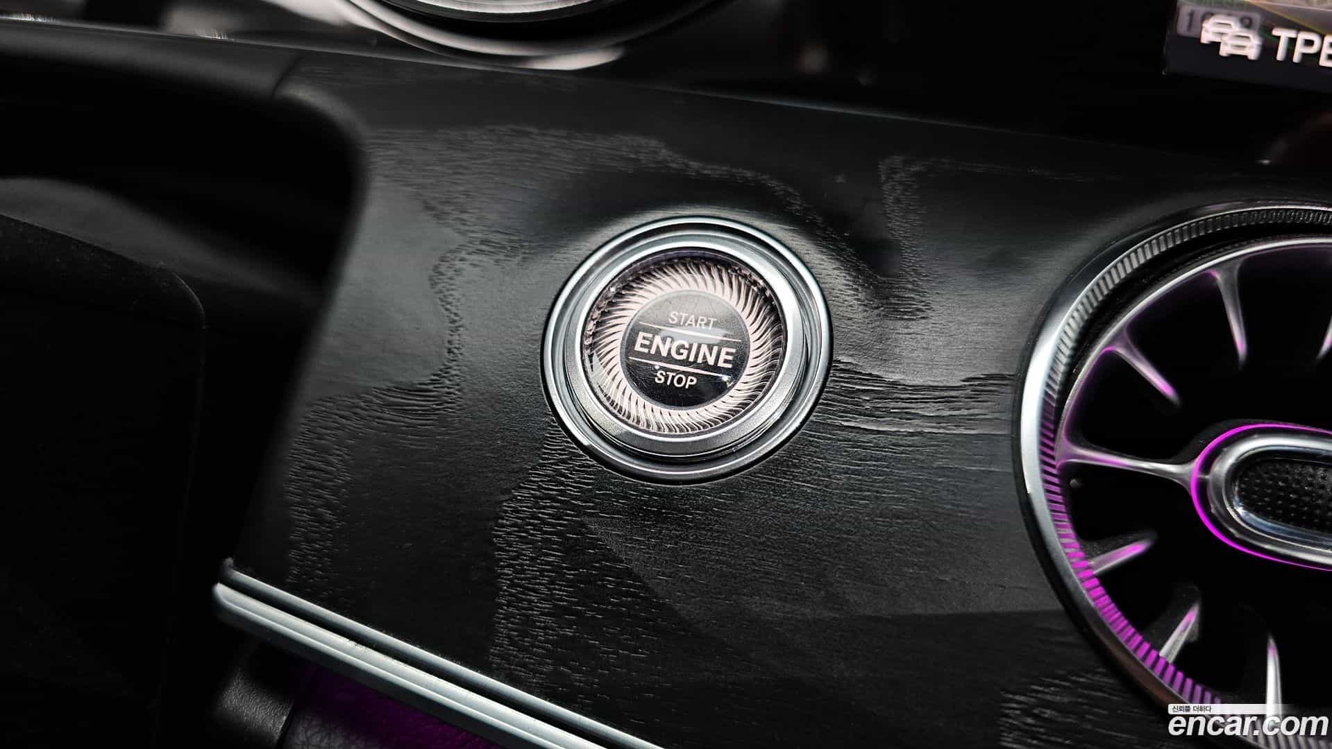 E-Class Mercedes-Benz 2018.10-OPTION-042