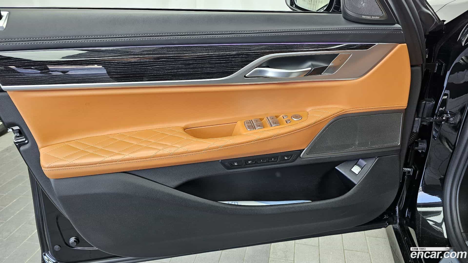 7-Series BMW 2020.10-INNER-034
