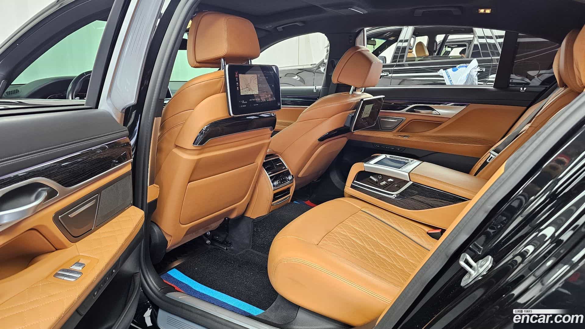 7-Series BMW 2020.10-INNER-036