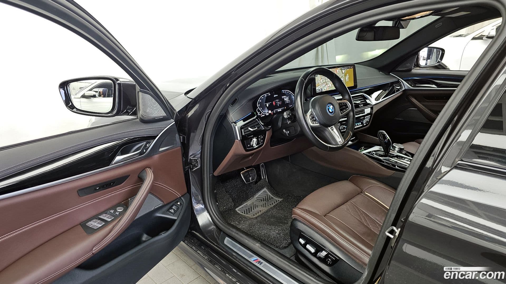 Main__Slider__Photo:5-Series BMW 2023.5-9