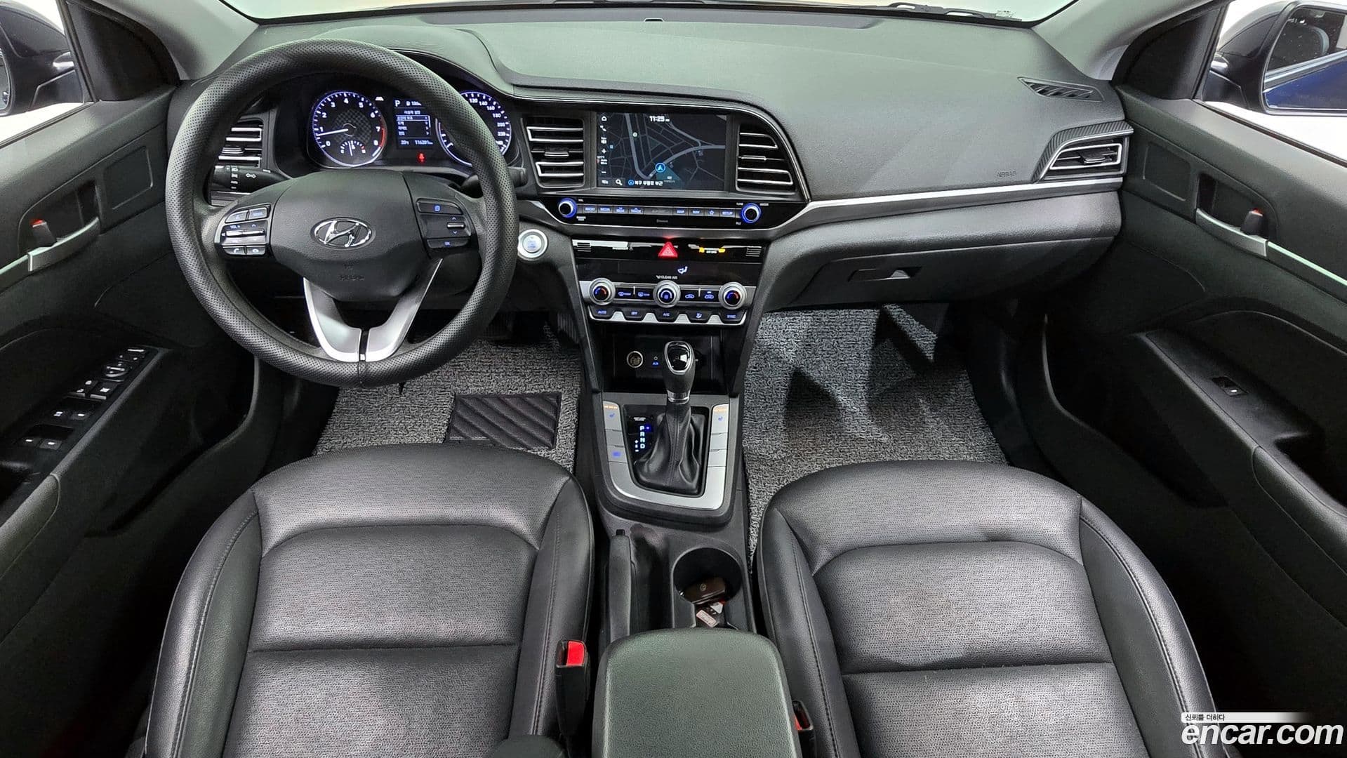 Main__Slider__Photo:AVANTE Hyundai 2019.0-6