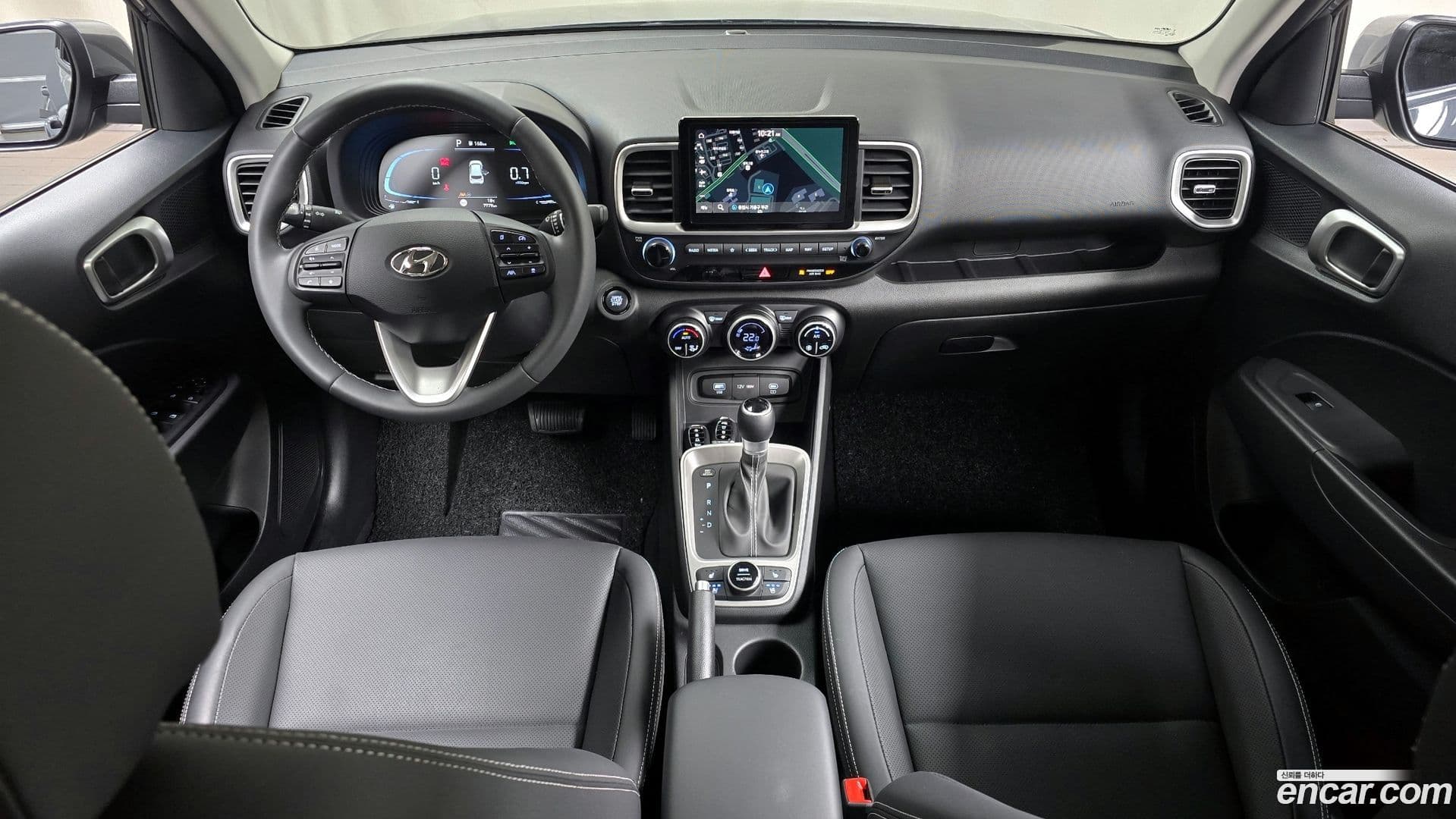 Main__Slider__Photo:Venue Hyundai 2025.6-6