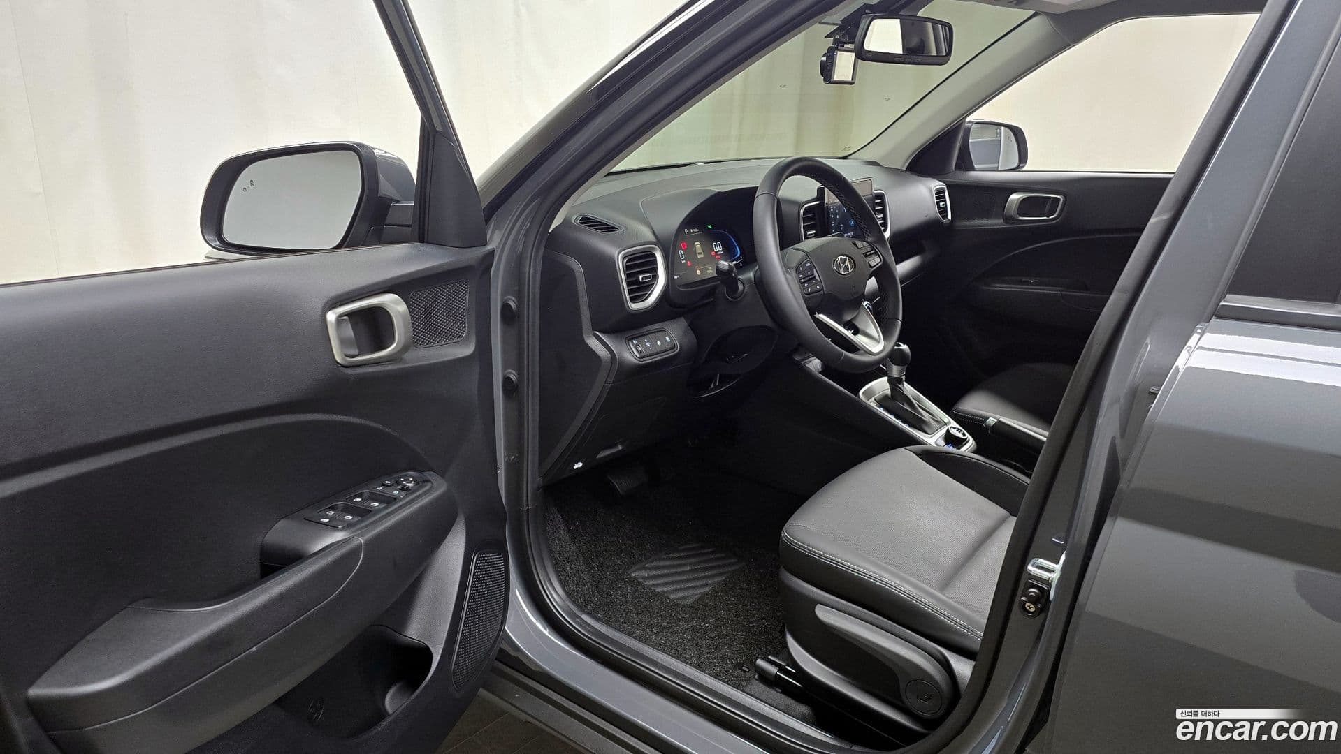 Main__Slider__Photo:Venue Hyundai 2025.6-12
