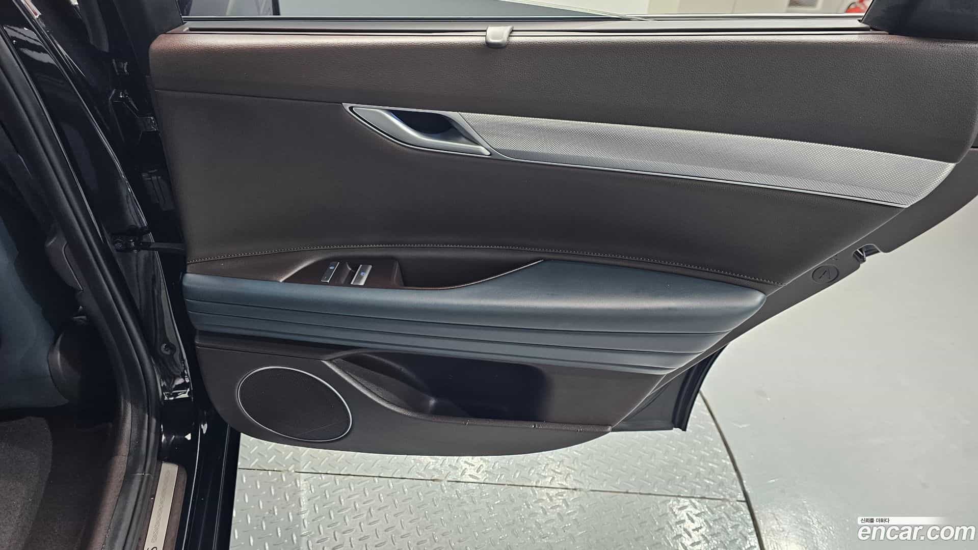 G80 Genesis 2020.4-INNER-035