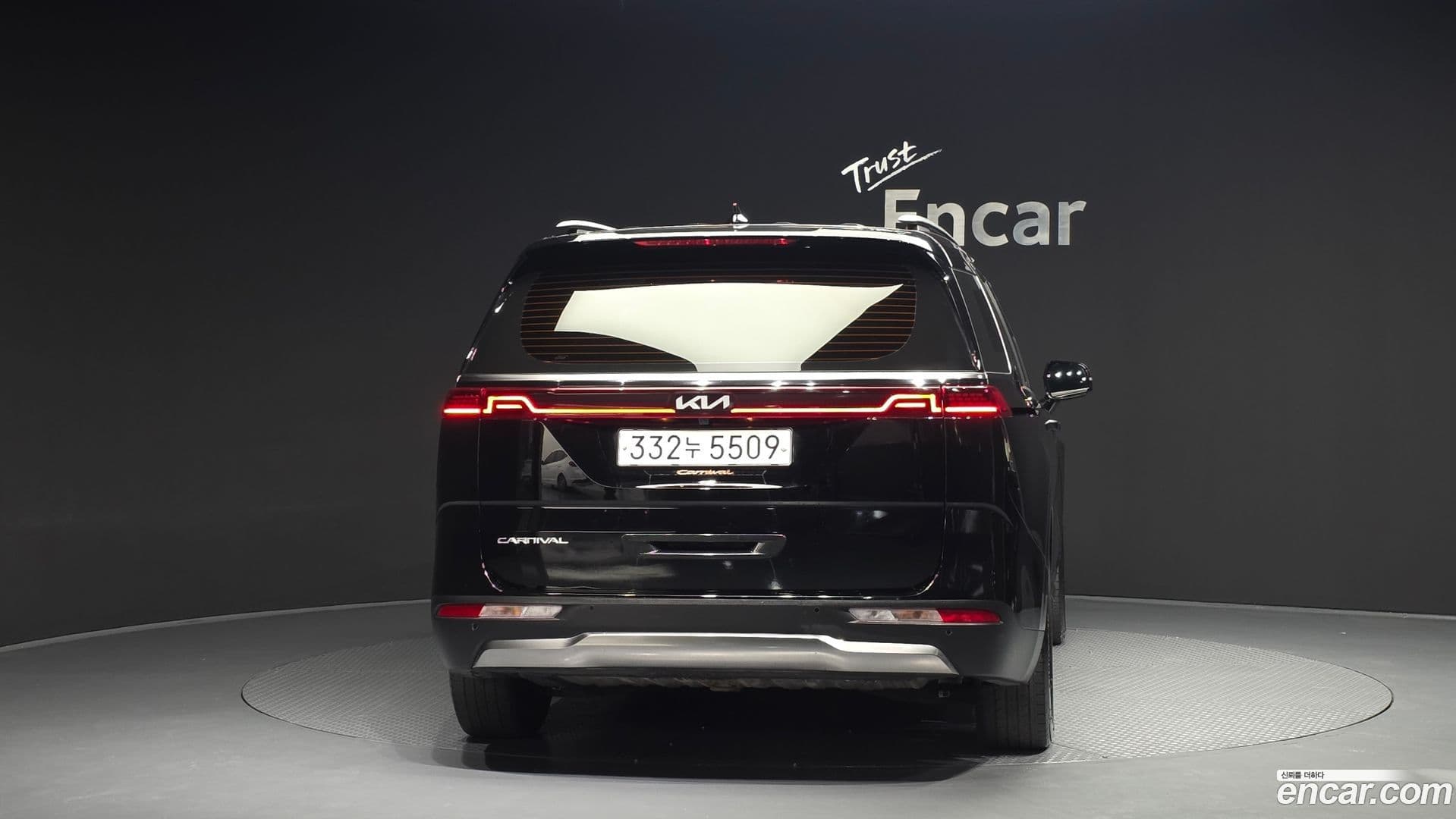 Main__Slider__Photo:Canival Kia 2022.0-3