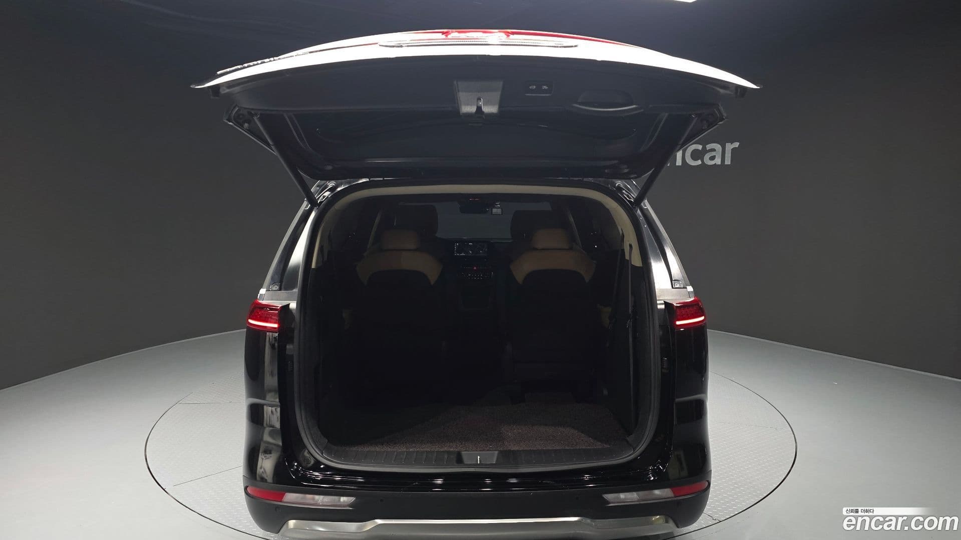 Main__Slider__Photo:Canival Kia 2022.0-19
