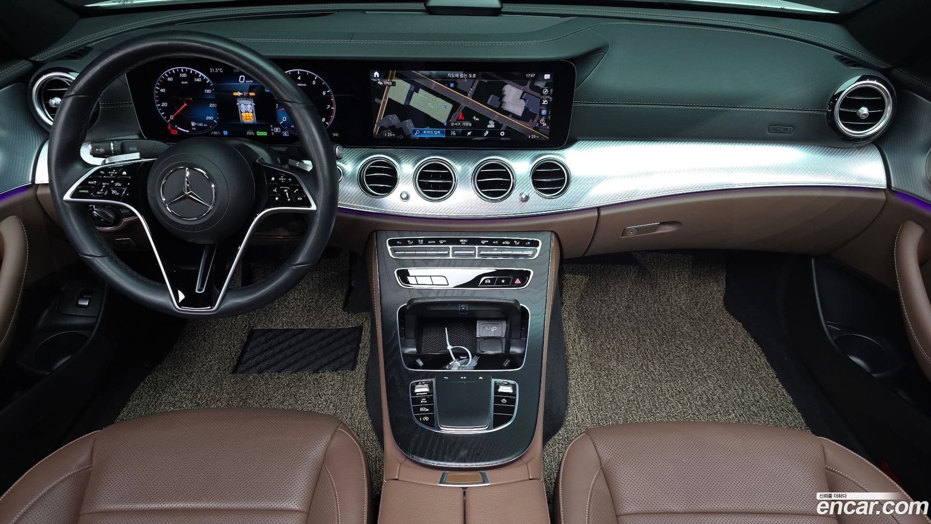 Main__Slider__Photo:E-Class Mercedes-Benz 2021.7-6